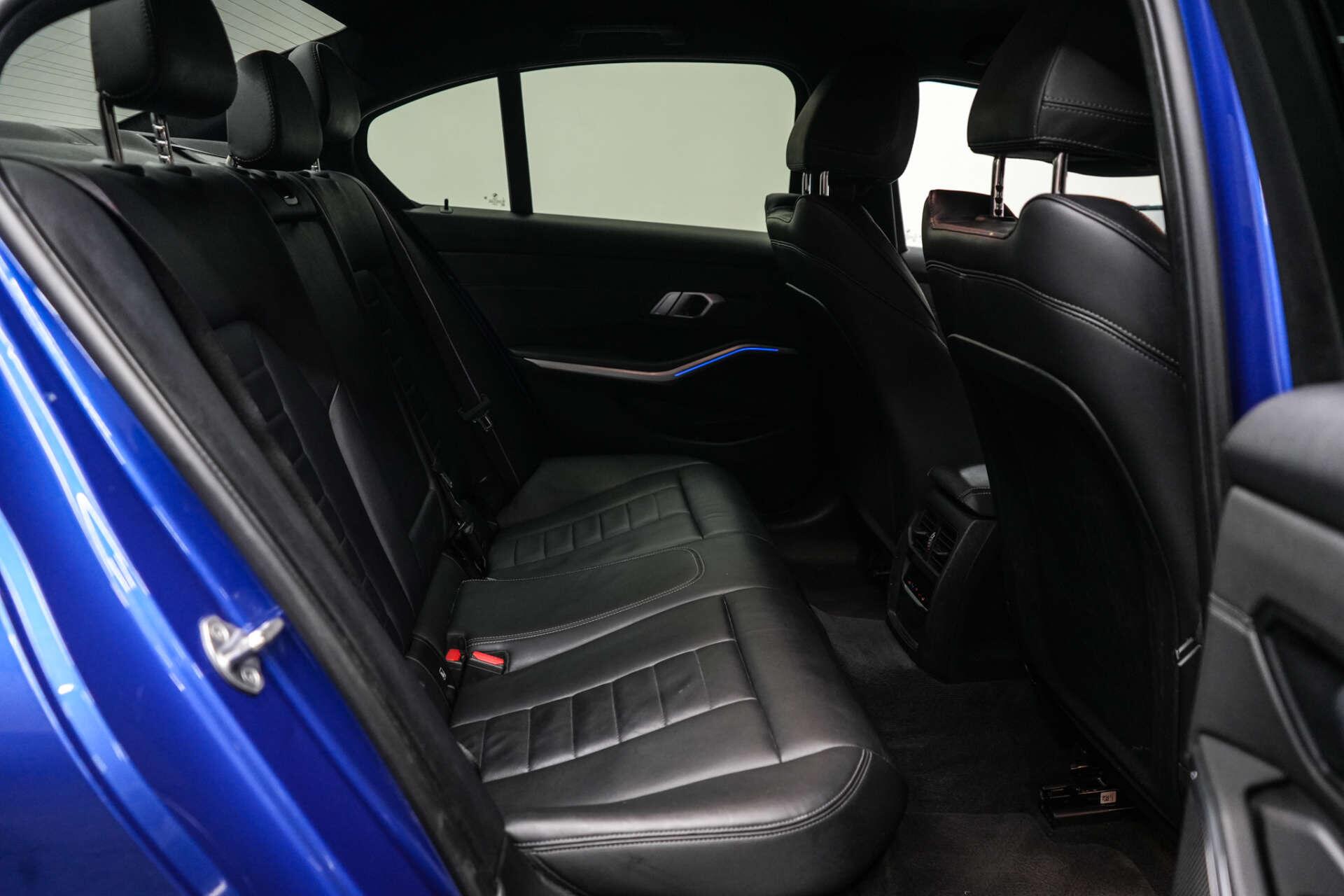 BMW 3 Series view 22