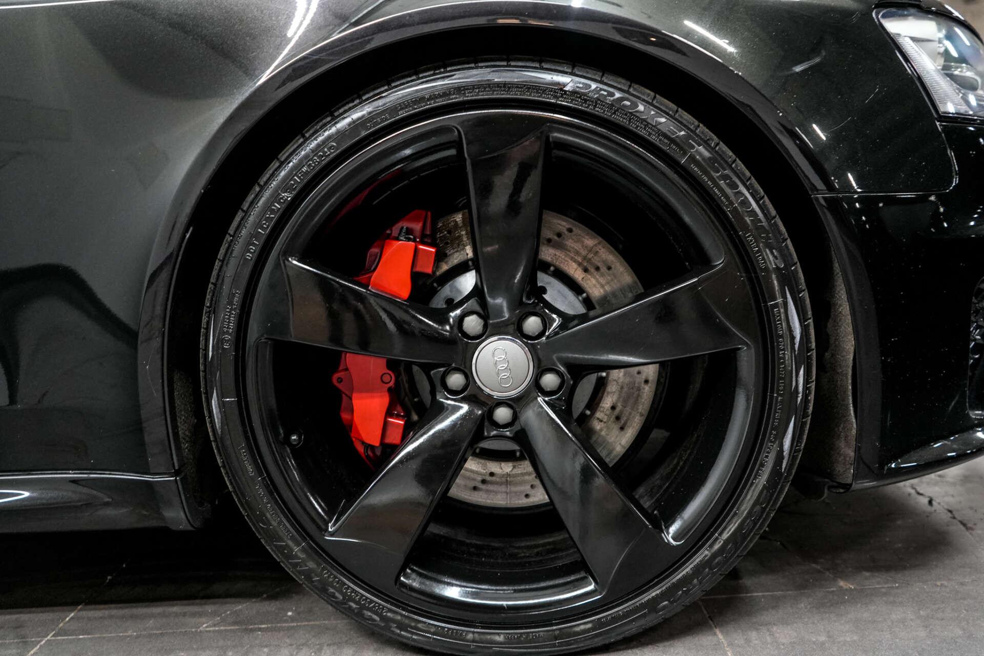 Audi RS4 view 6
