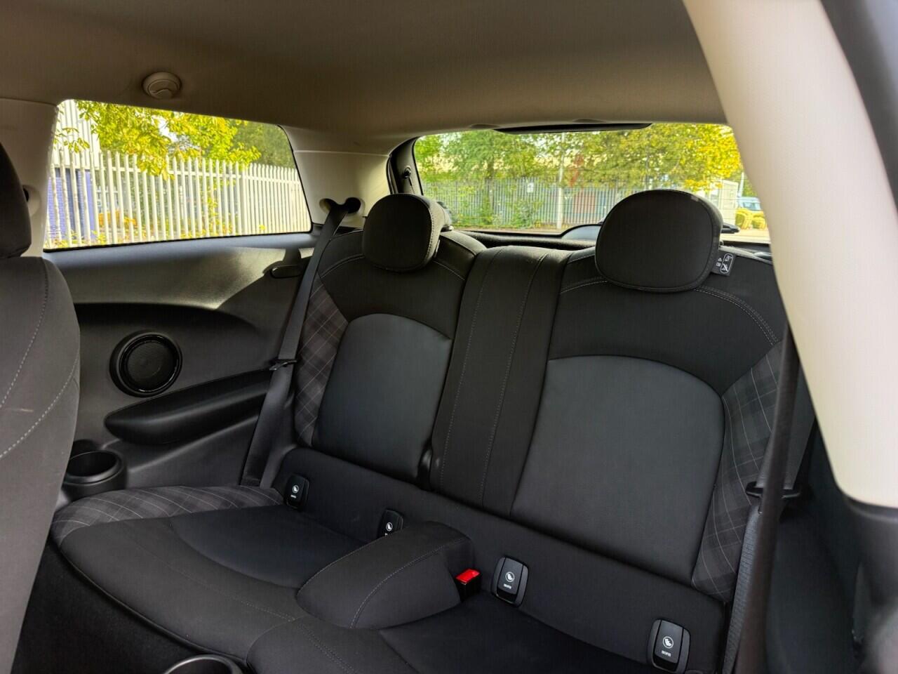 Mini Cooper view 32