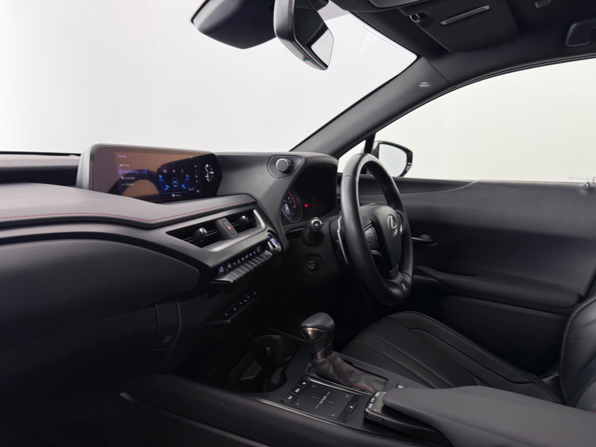 Lexus Ux view 13