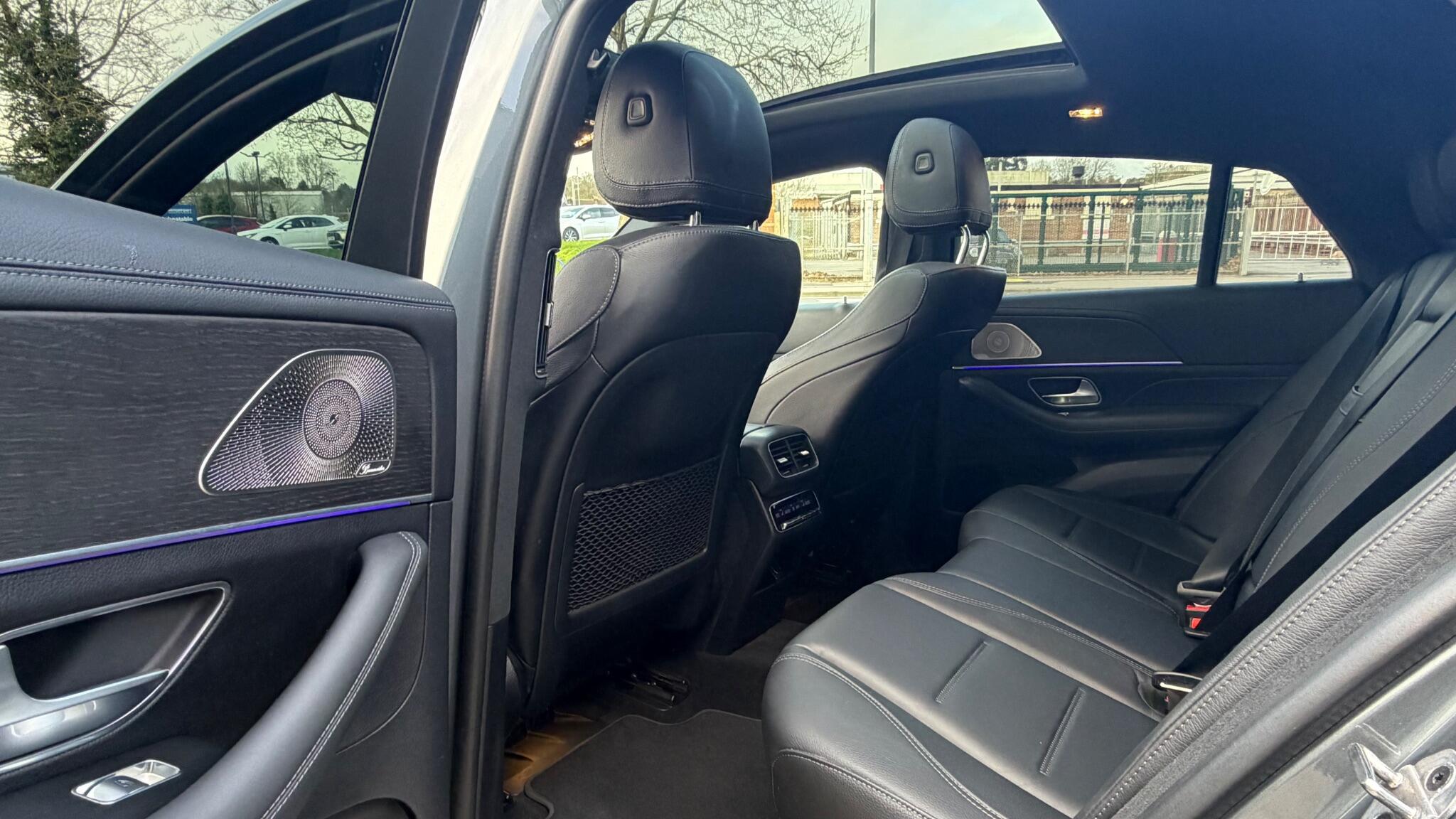 Mercedes-Benz Gle view 15