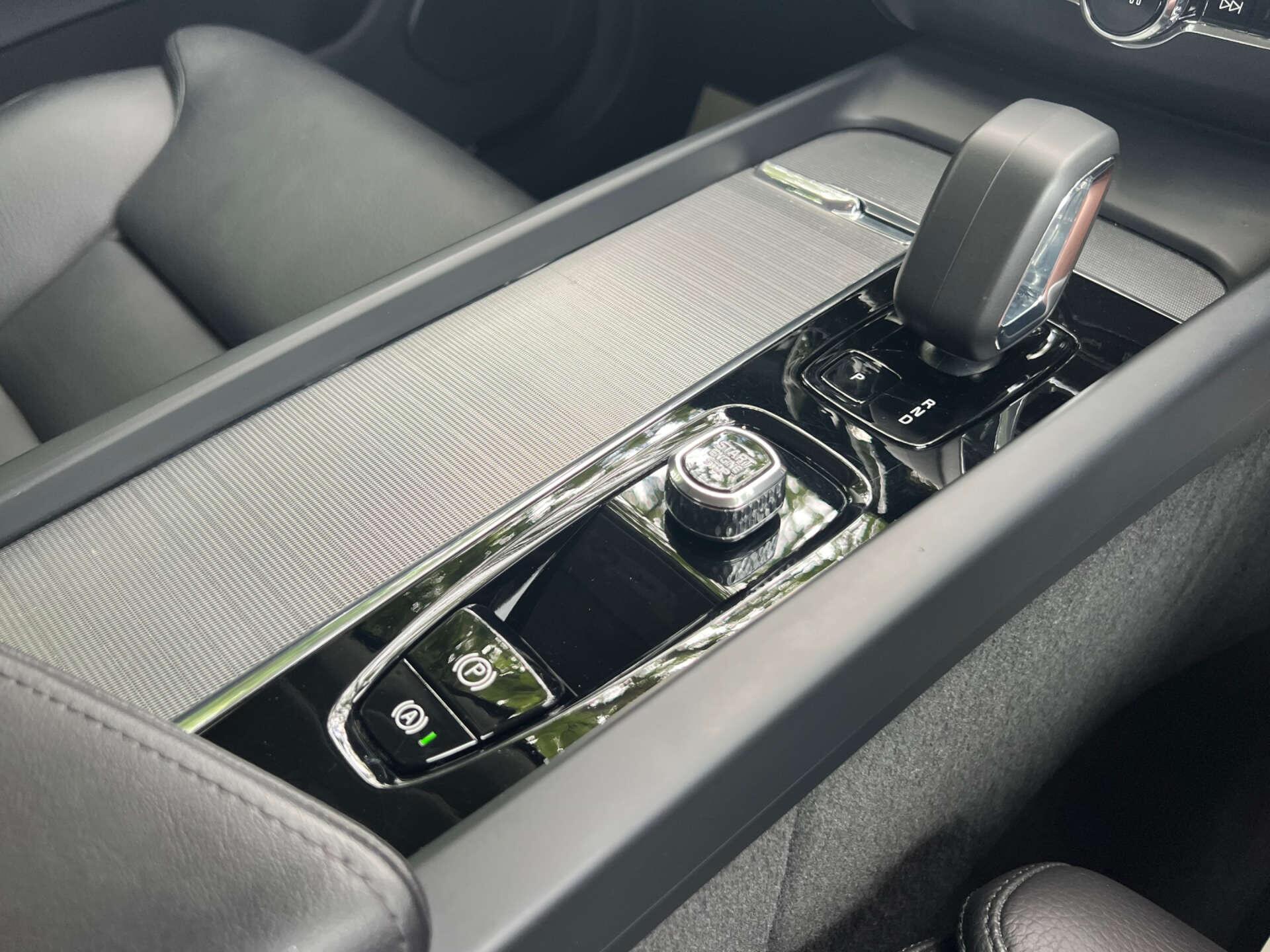 Volvo XC60 view 44