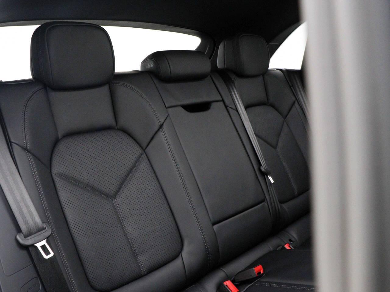 Porsche Macan view 42