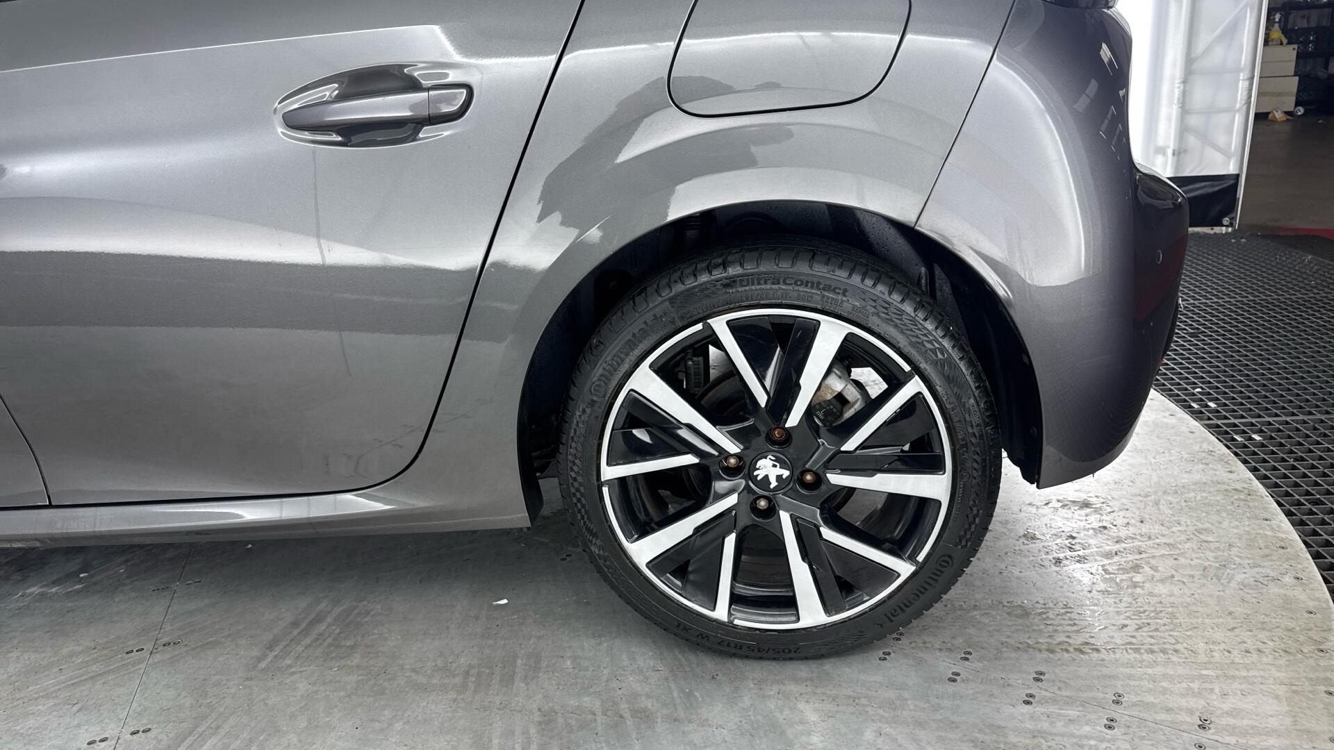 Peugeot 208 view 21