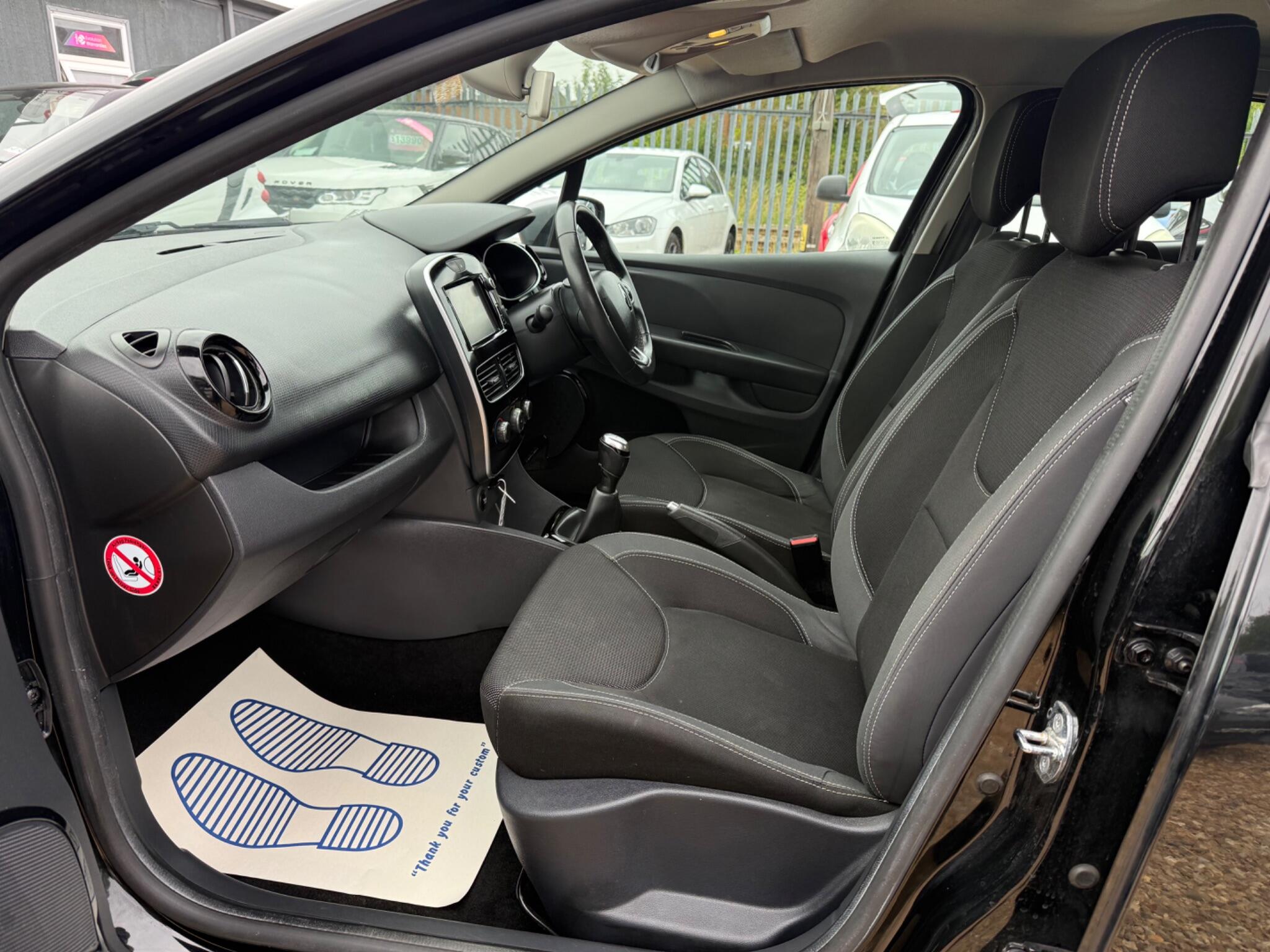 Renault Clio view 45