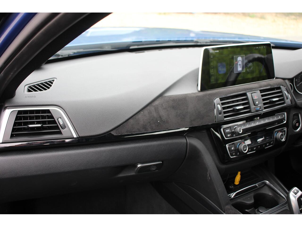 BMW 3 Series view 13