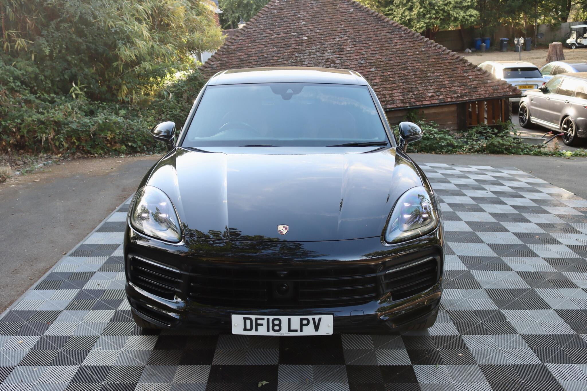 Porsche Cayenne view 19