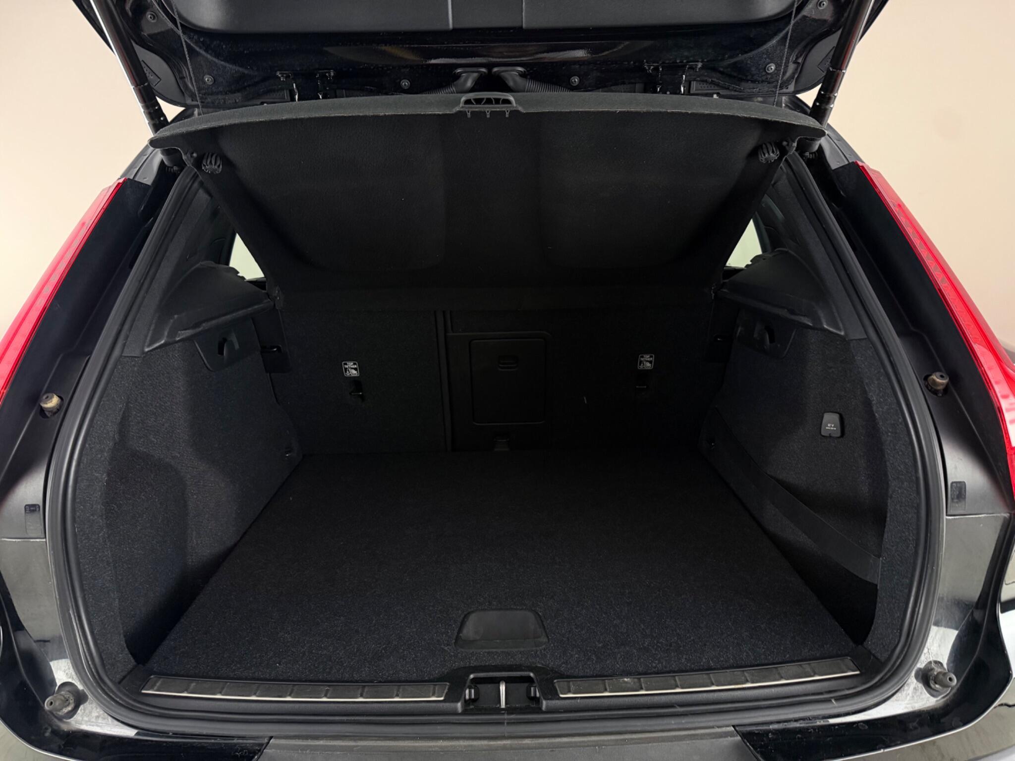 Volvo XC40 view 10