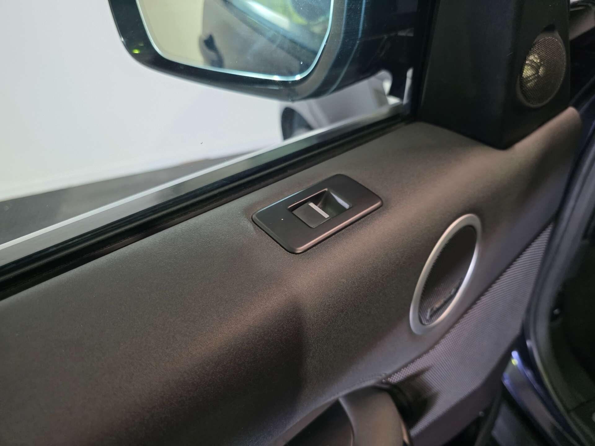 Land Rover Discovery view 78