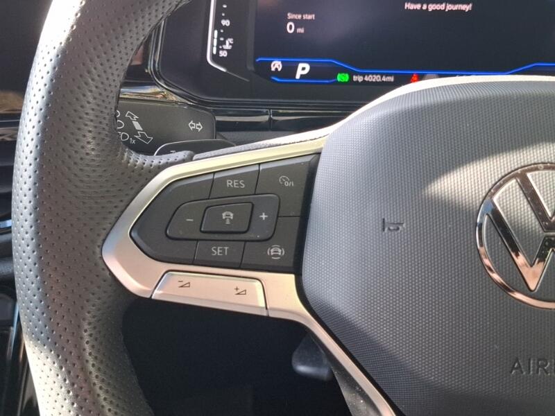 Volkswagen T-Roc view 12