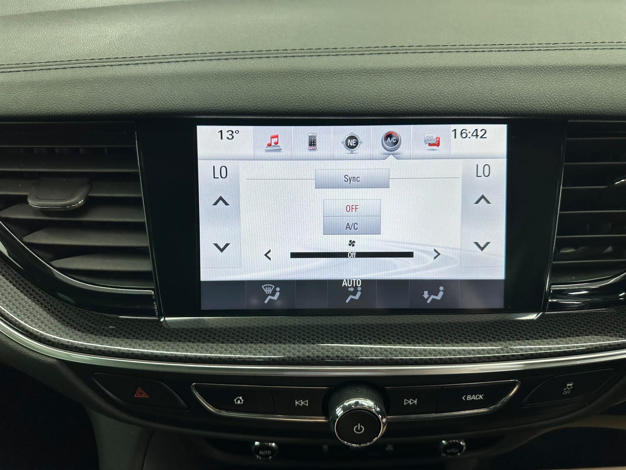 Vauxhall Insignia view 39
