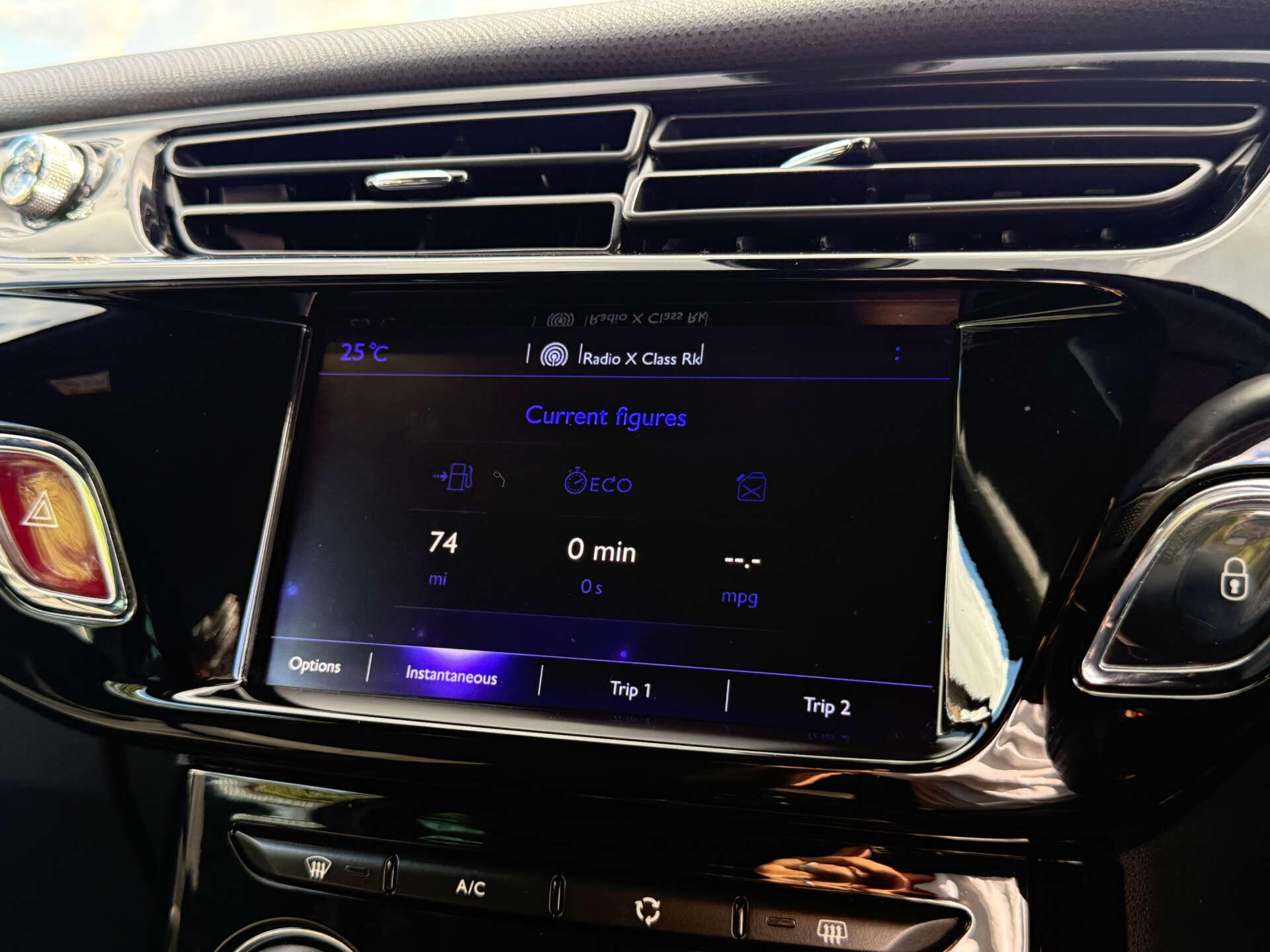 DS Automobiles DS 3 view 63