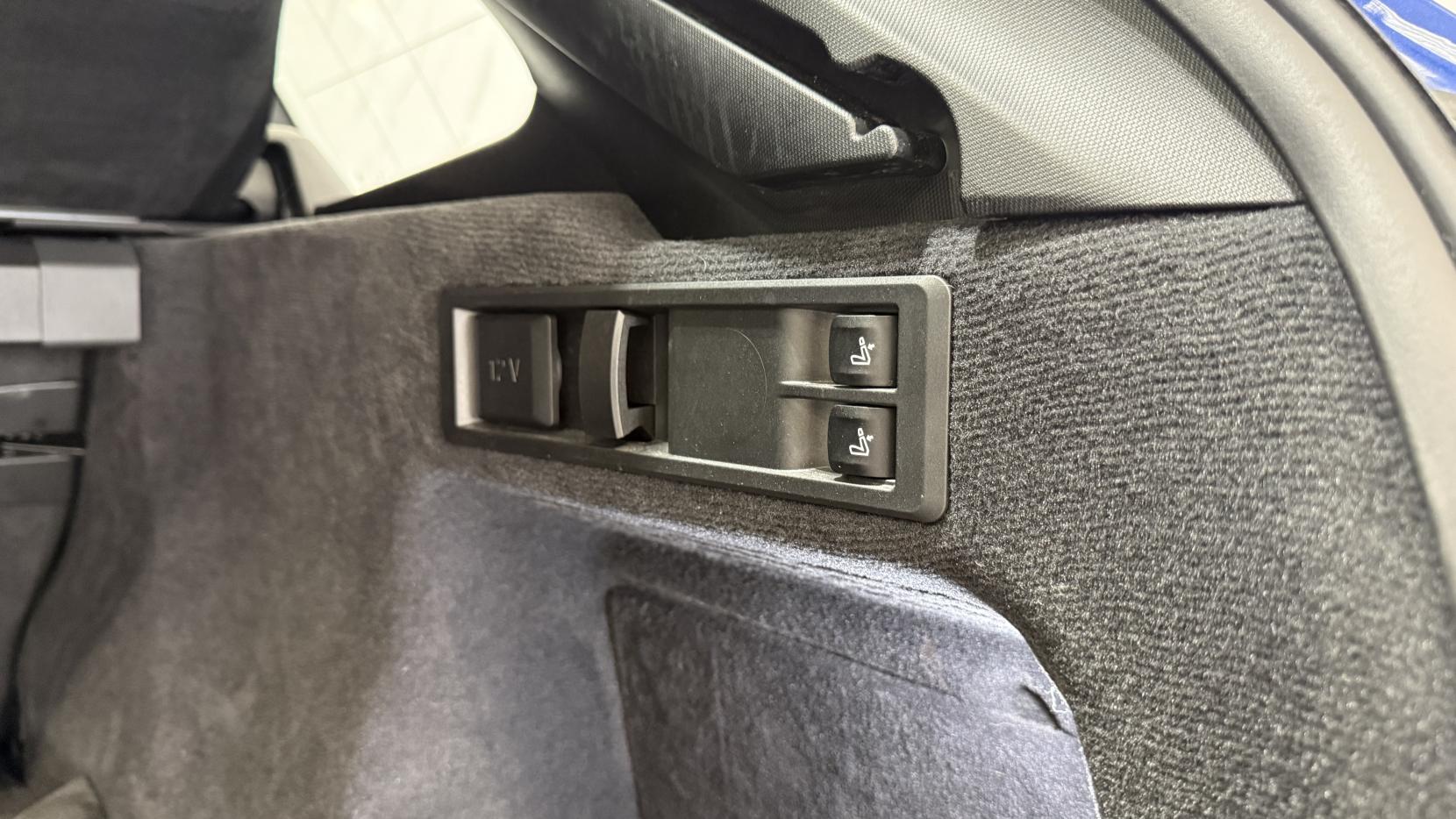 BMW 3 Series view 45