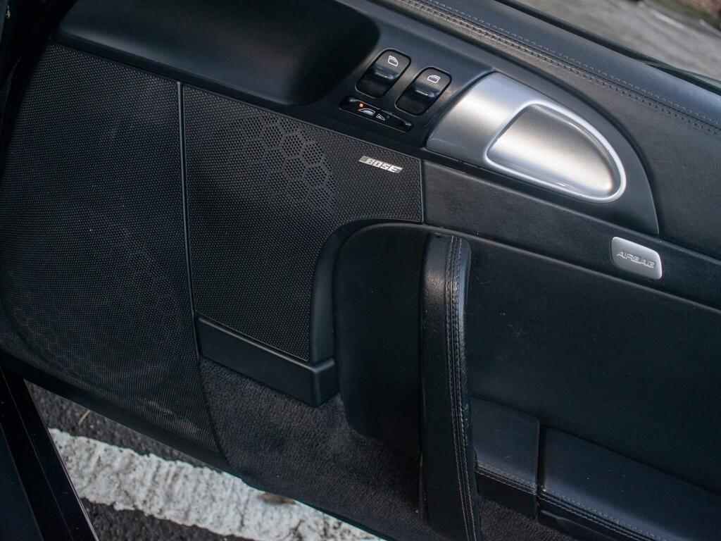 Porsche 911 view 34