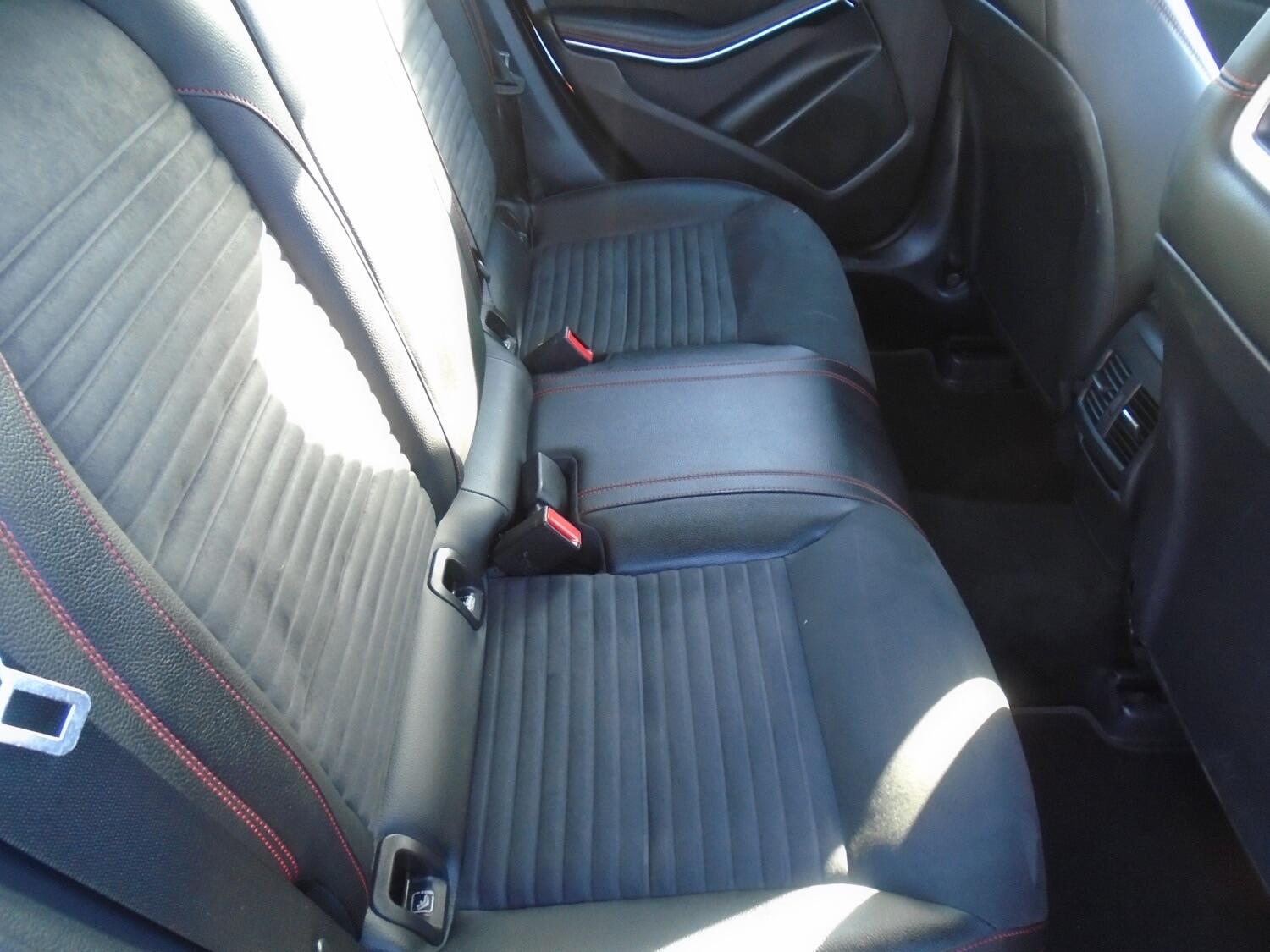 Mercedes-Benz Cla view 9
