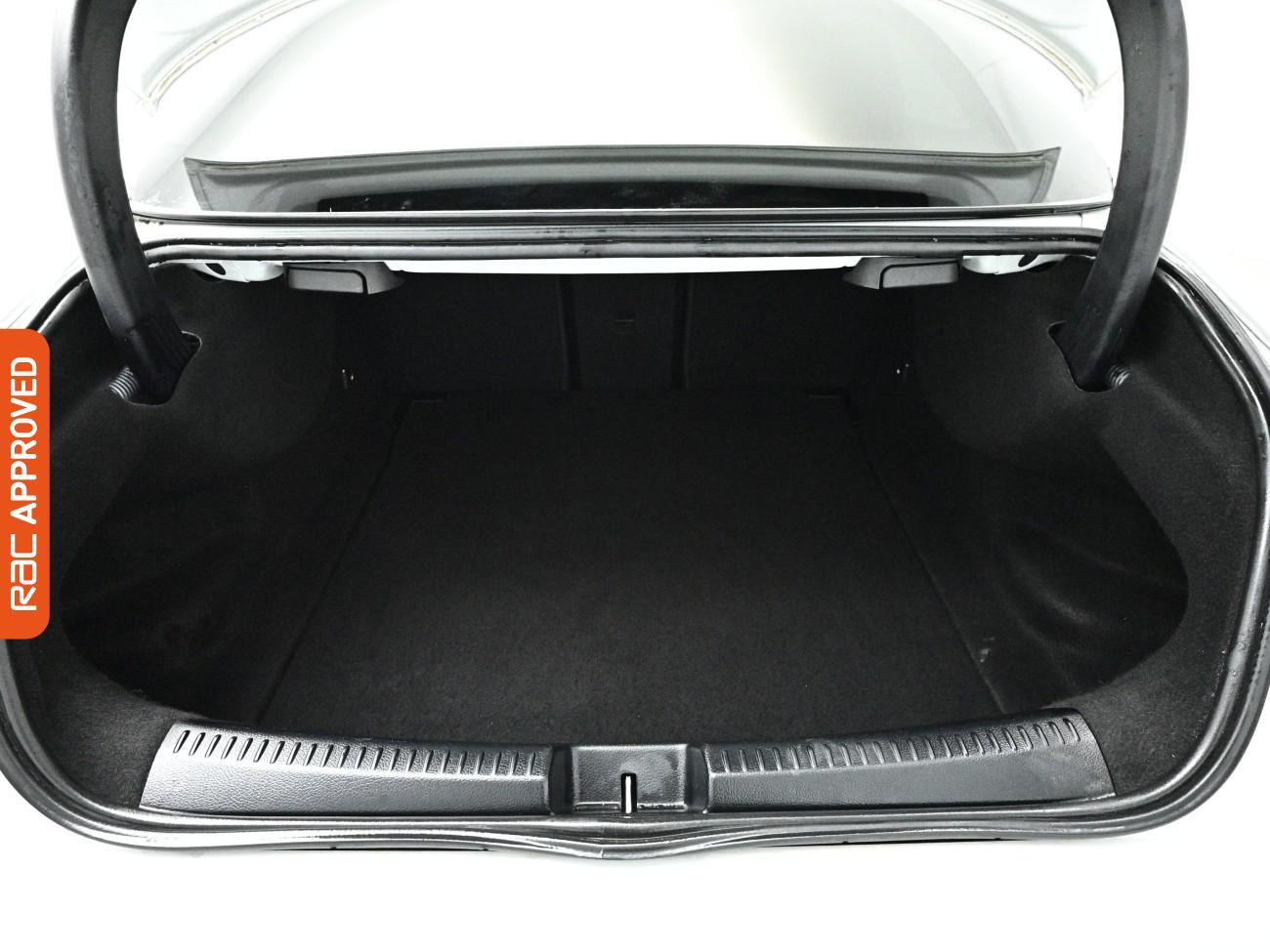 Mercedes-Benz Cla view 13