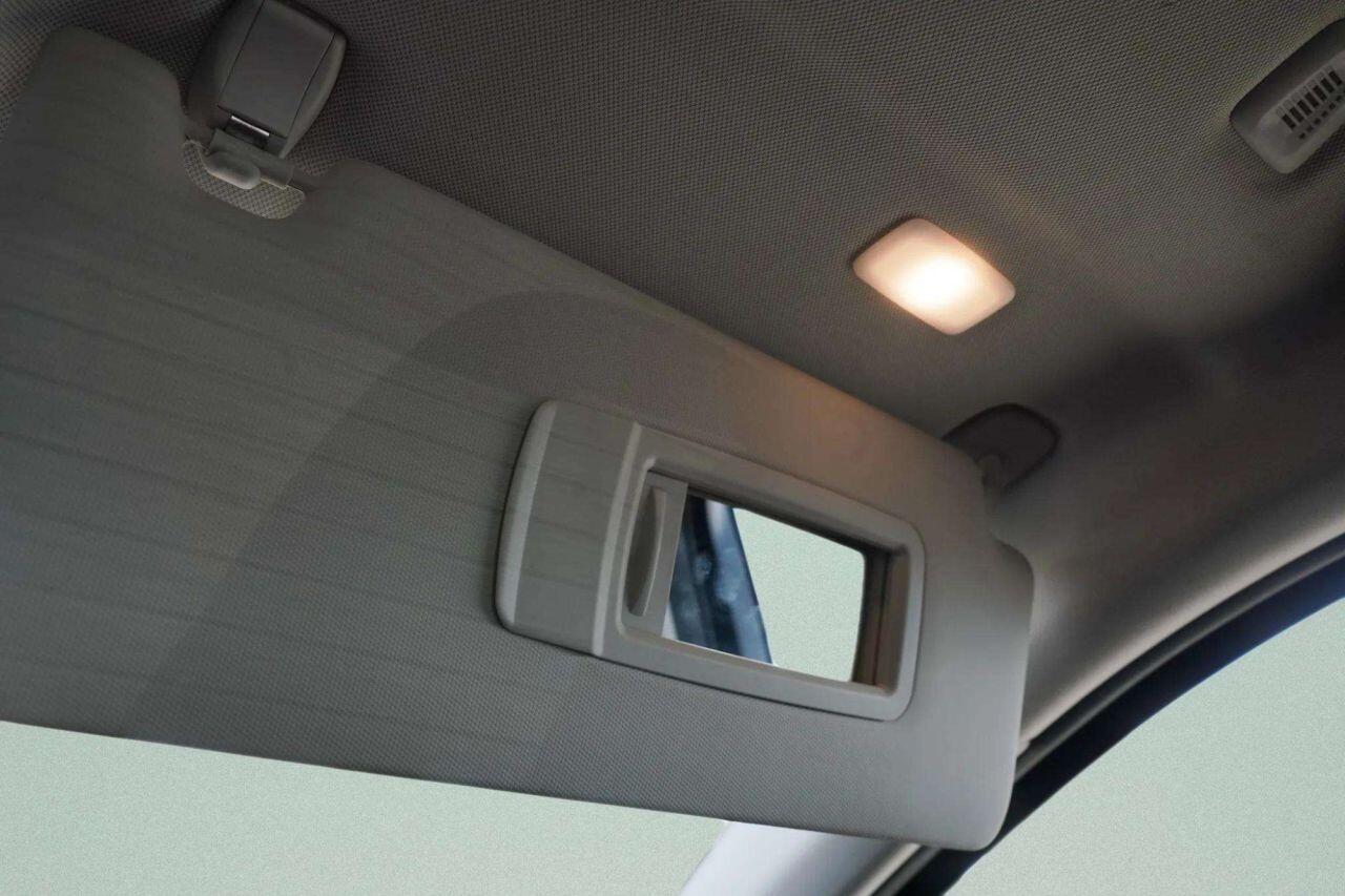BMW 3 Series view 40