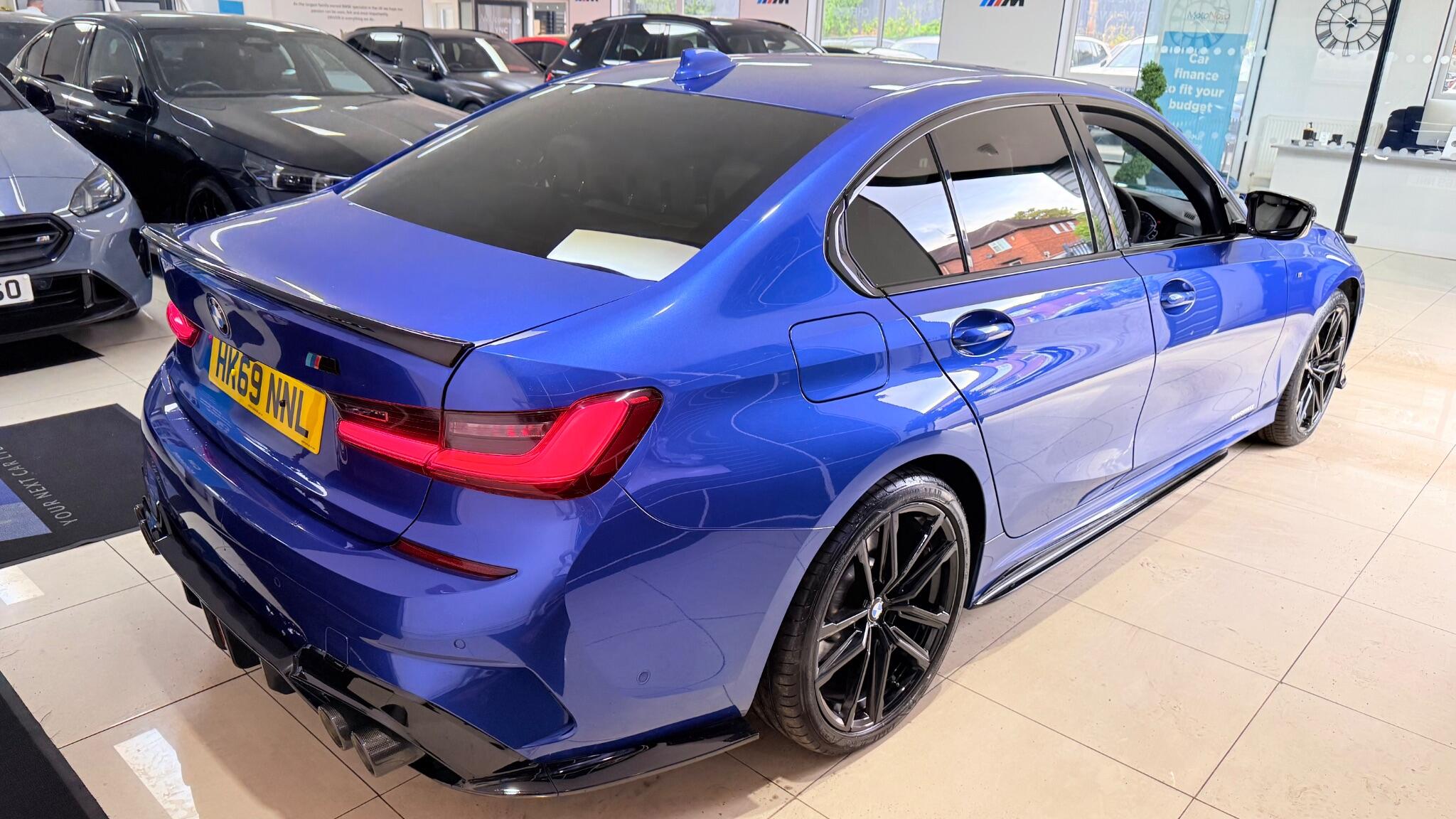 BMW 3 Series view 38