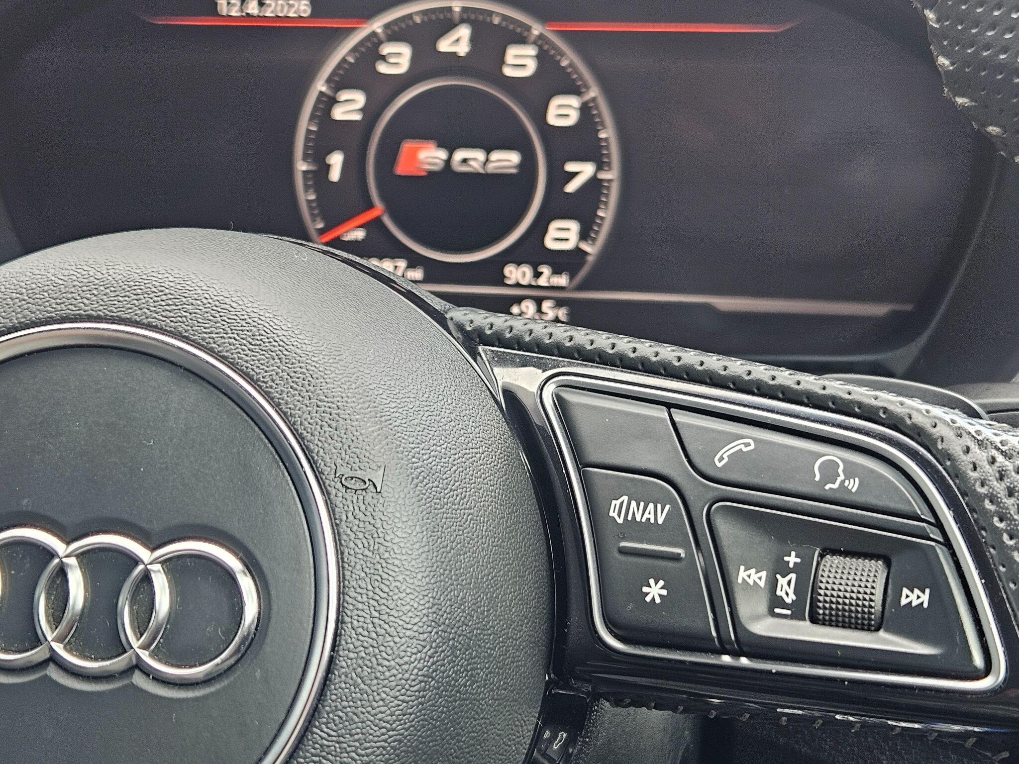2019 Audi SQ2 image 31