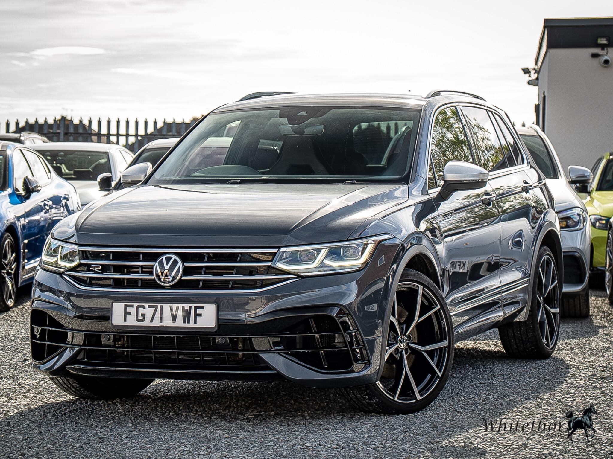 Volkswagen Tiguan view 3