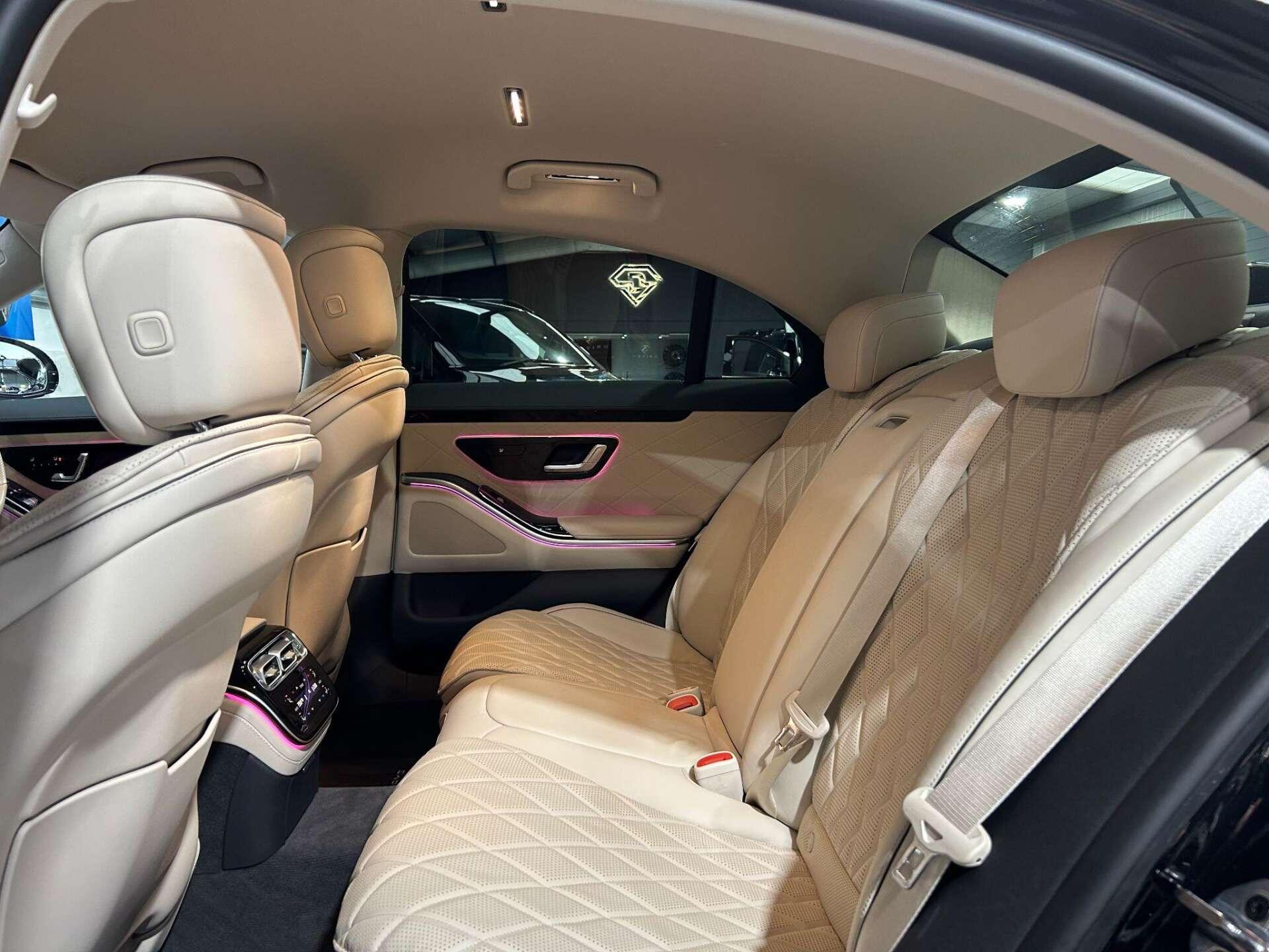 Mercedes-Benz S Class view 33