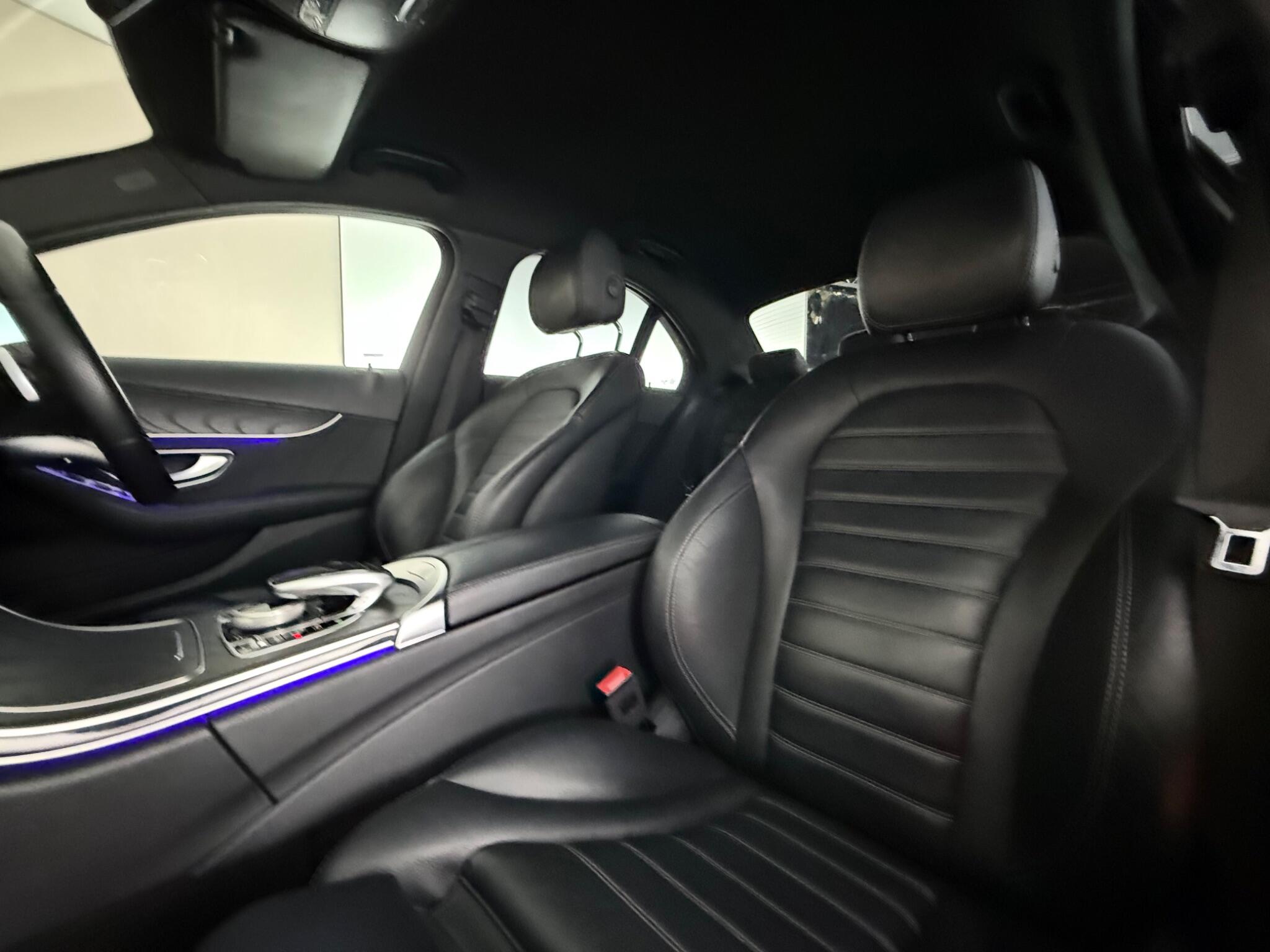 Mercedes-Benz C-Class view 32