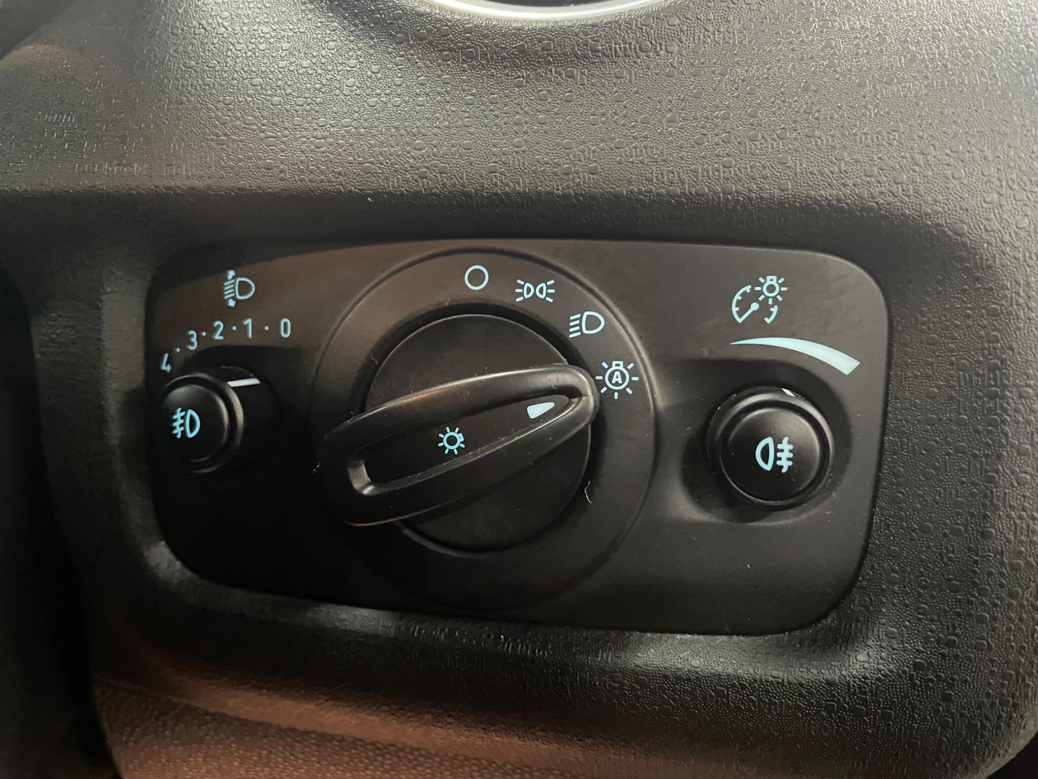 Ford Fiesta view 32
