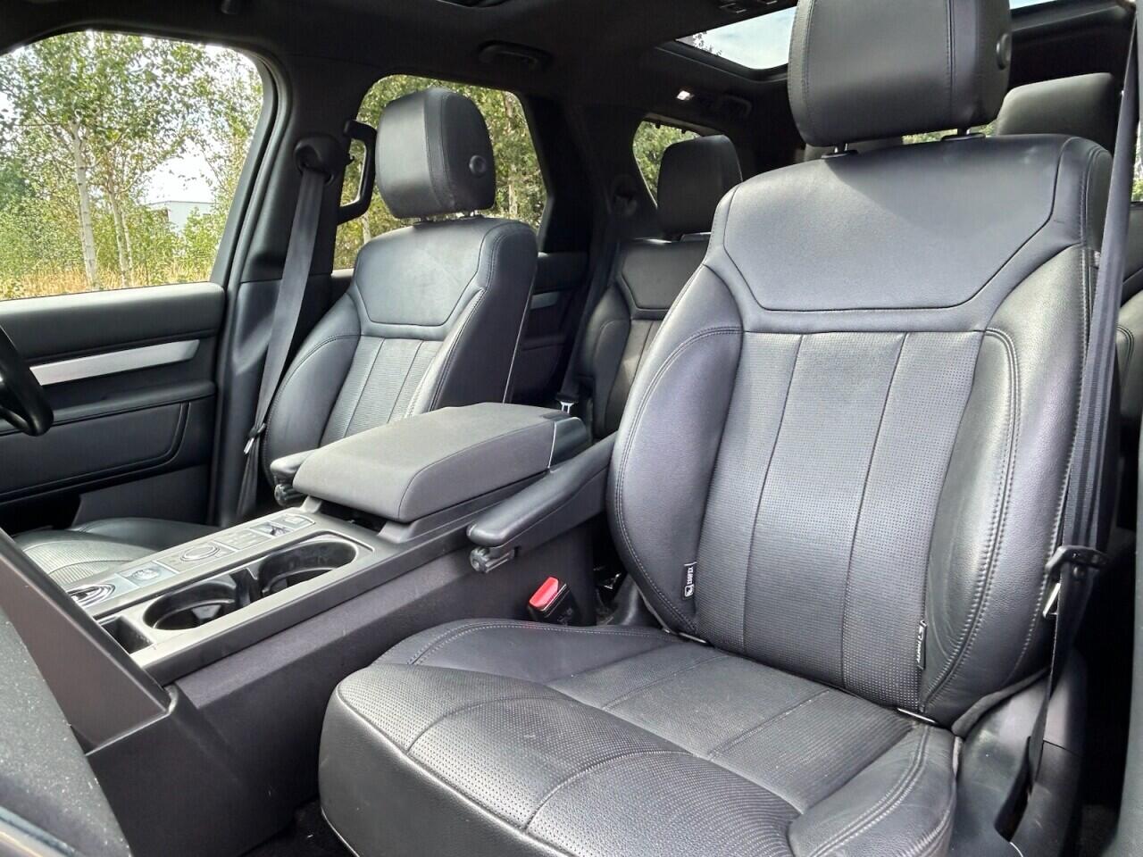 Land Rover Discovery view 26