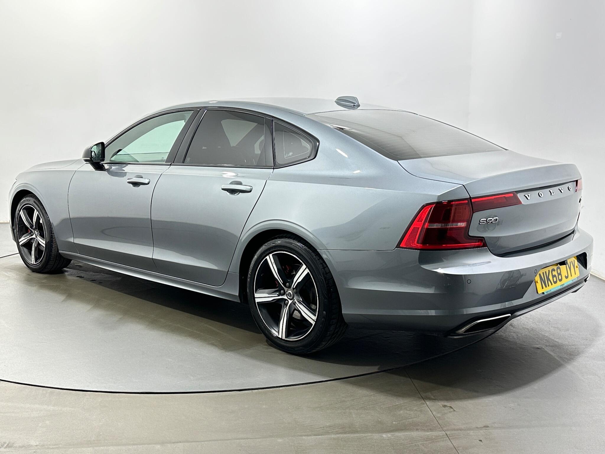 Volvo S90 view 6
