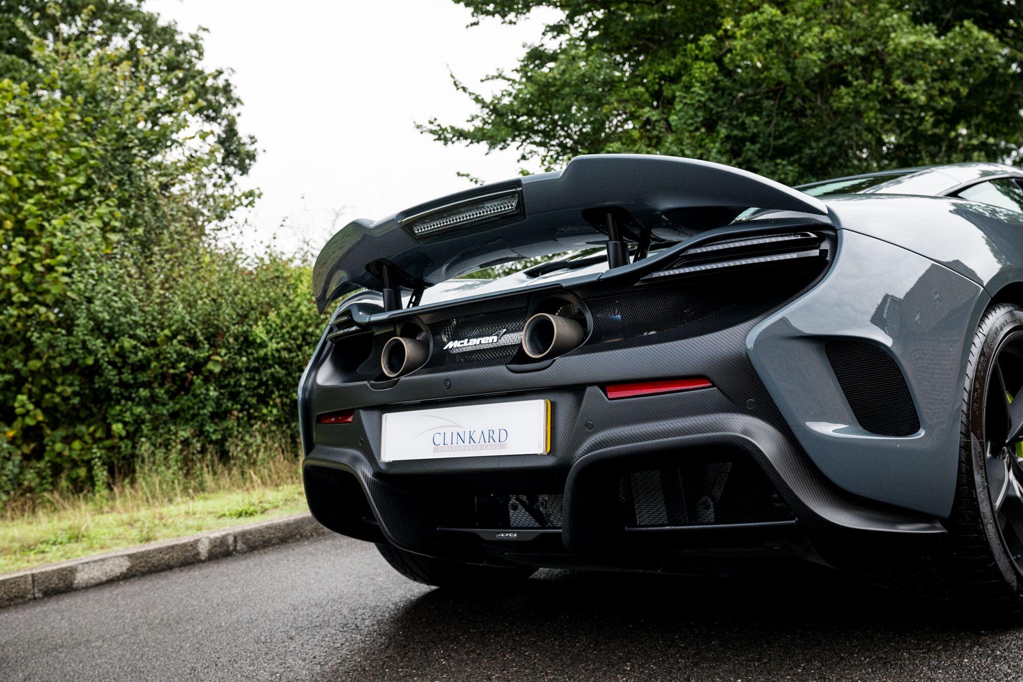 McLaren 675LT view 35
