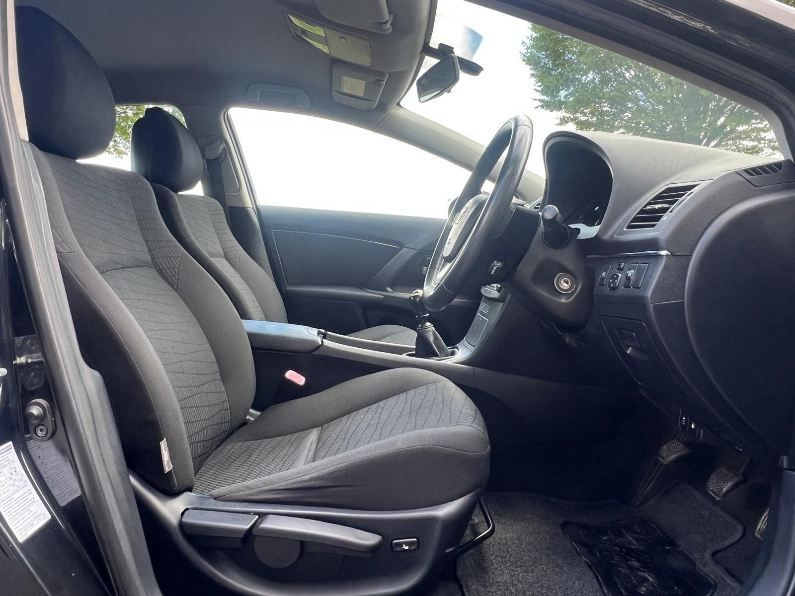 Toyota Avensis view 17