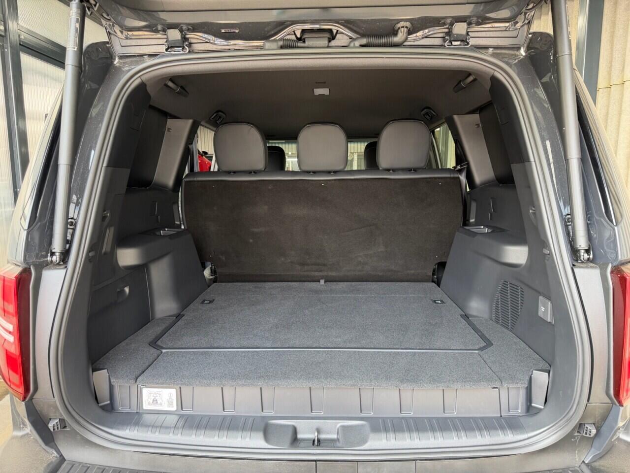 Toyota Land Cruiser view 16