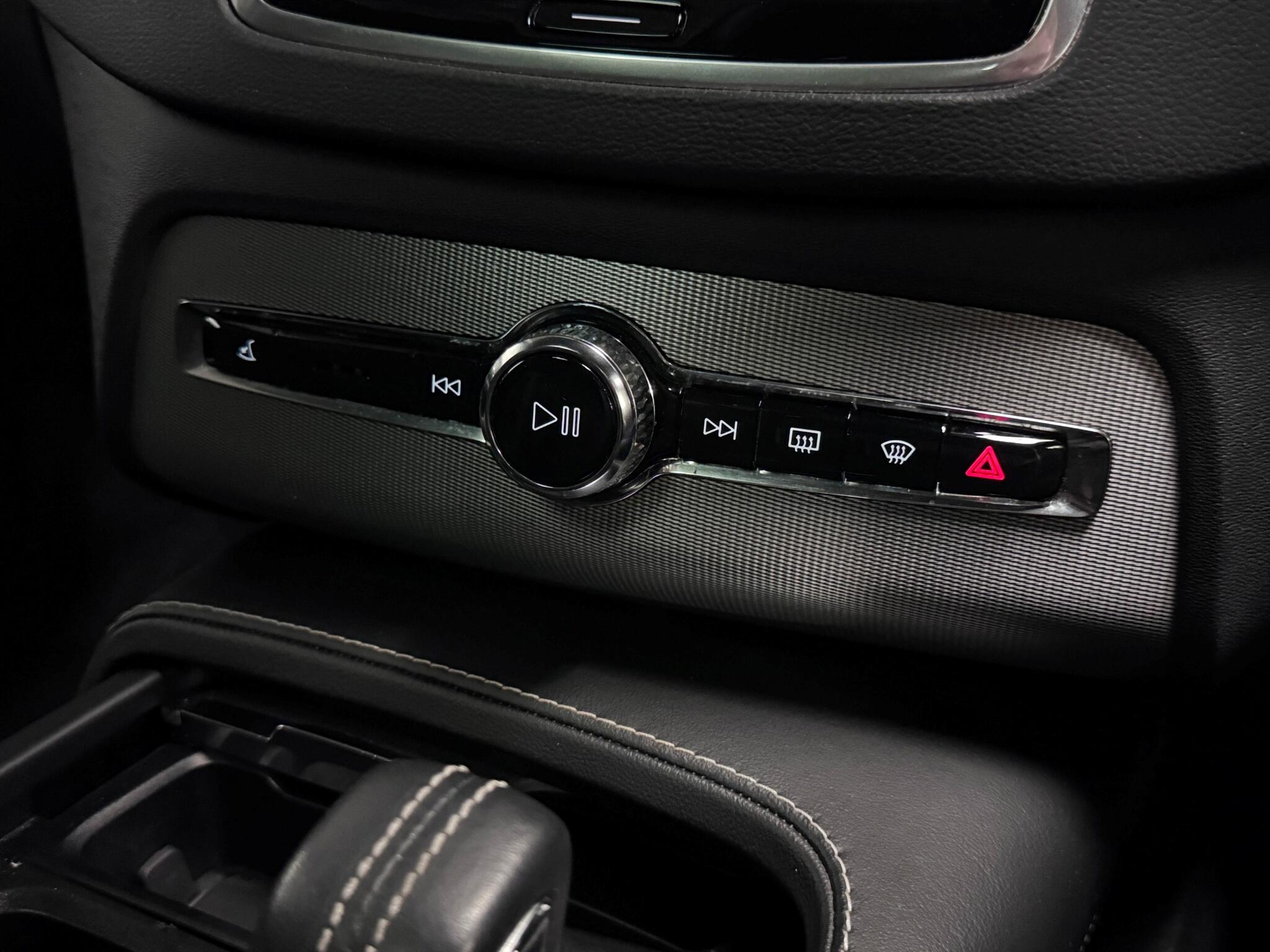 Volvo XC90 view 43