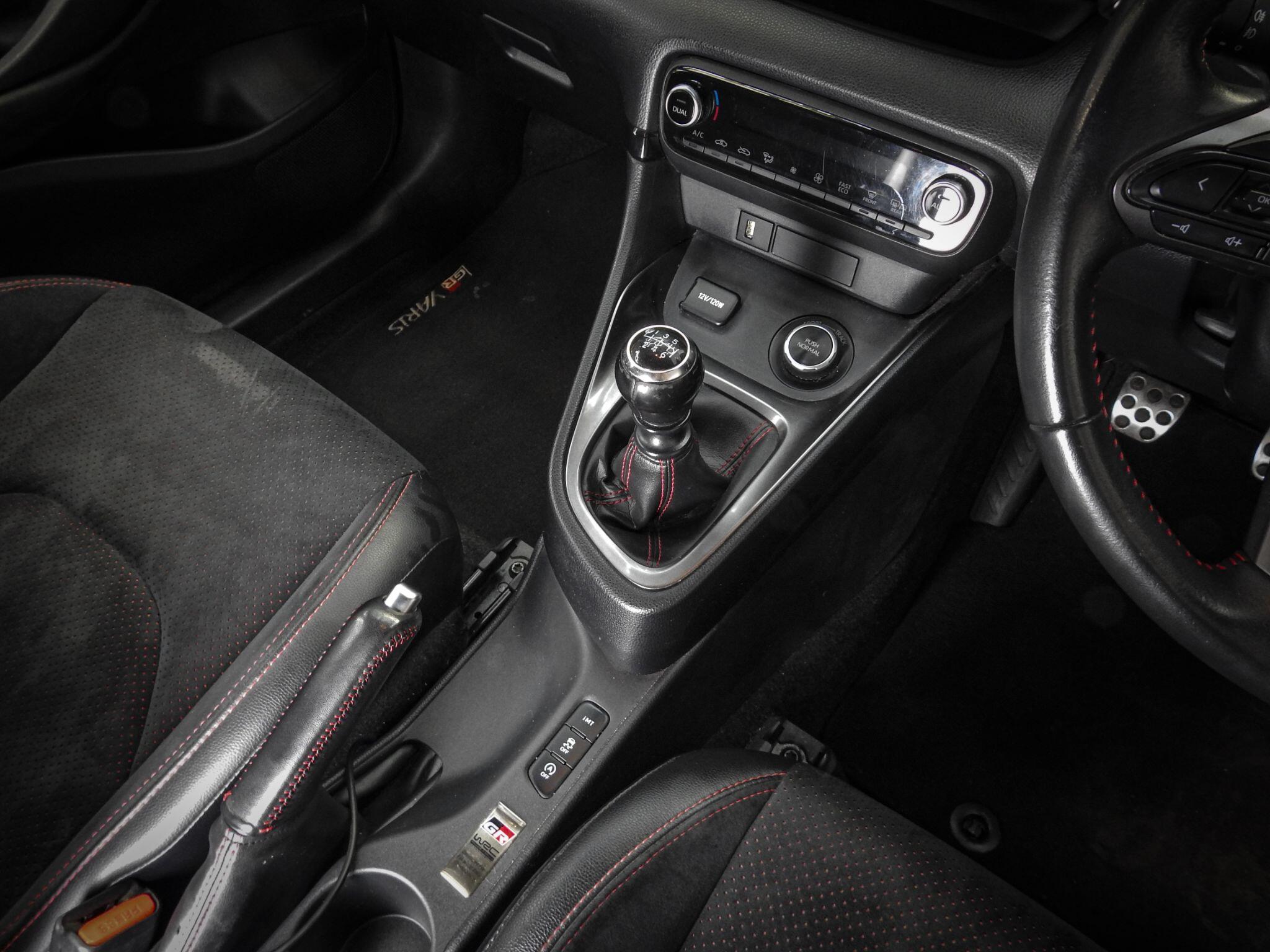 Toyota Yaris view 34