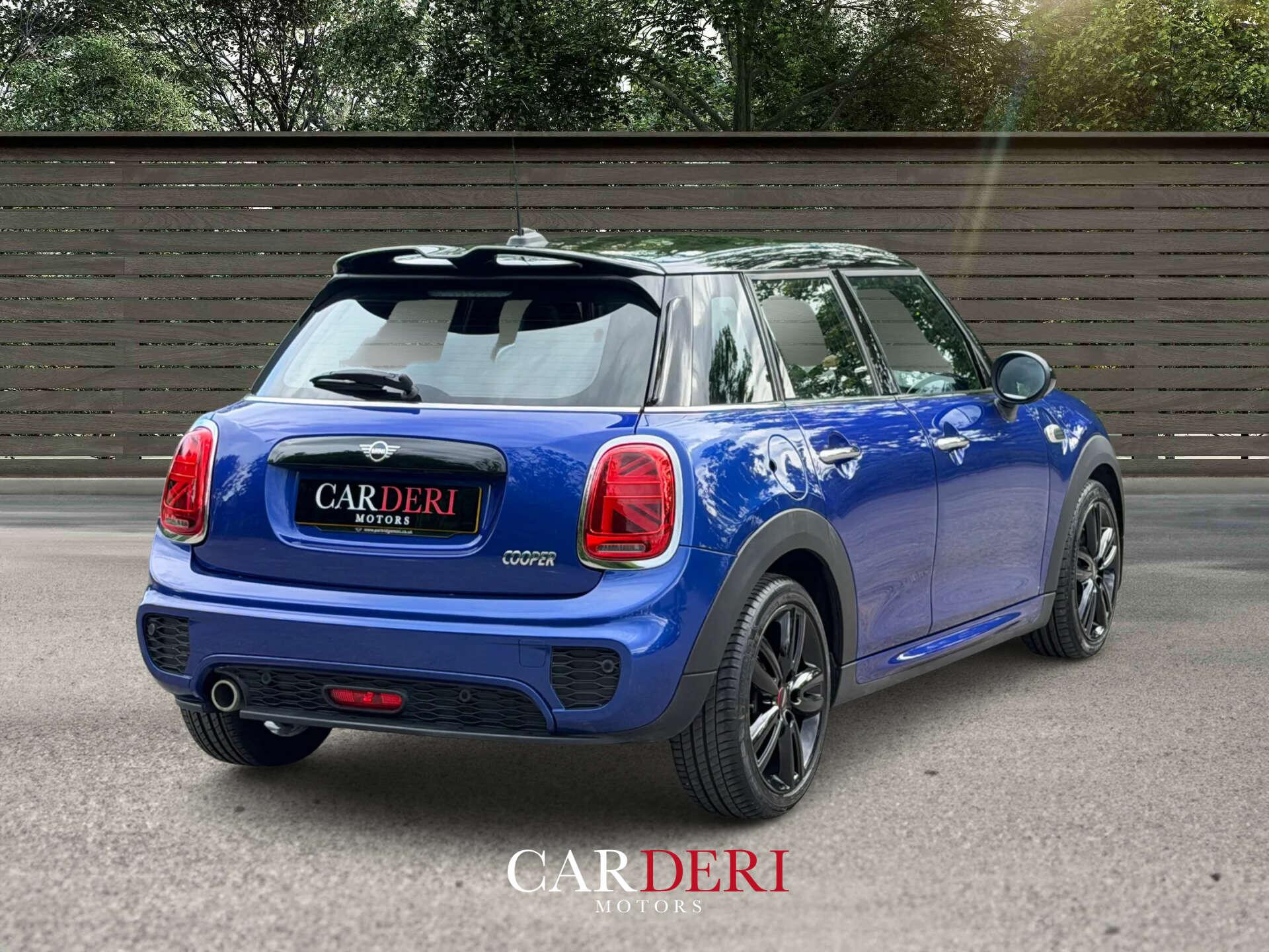 Mini Hatch view 16
