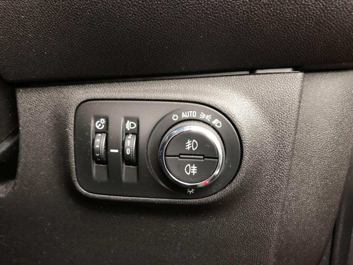 Vauxhall Corsa view 18