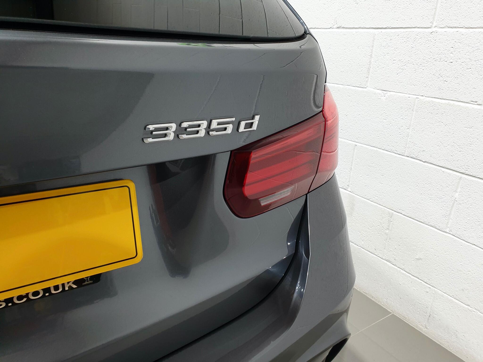 BMW 3 Series view 20