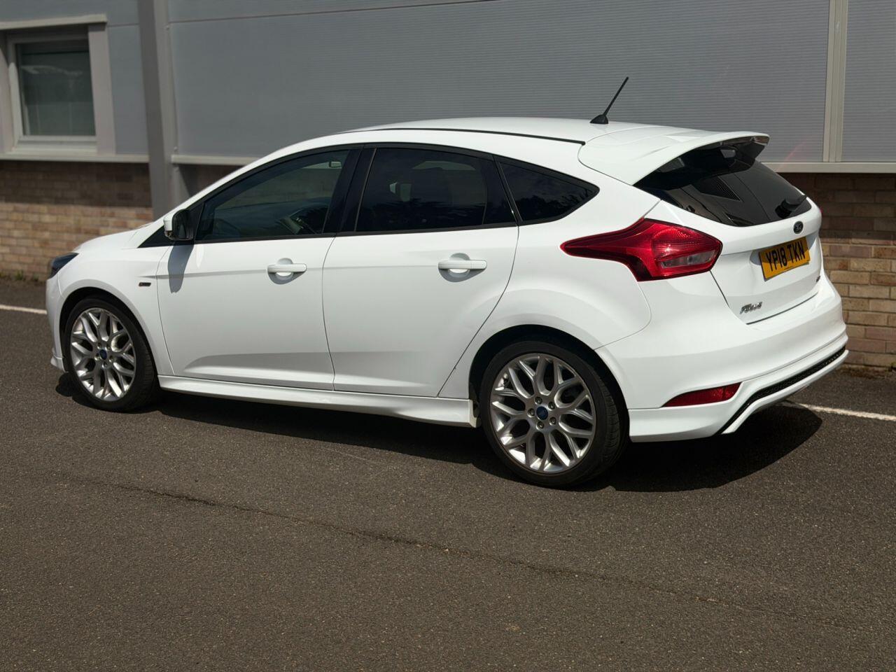 Ford Focus view 78