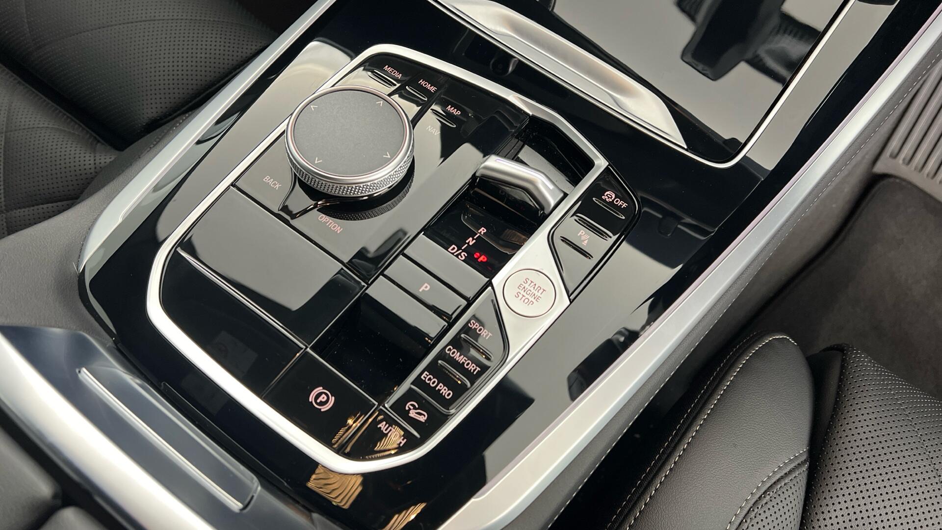 BMW X5 view 10