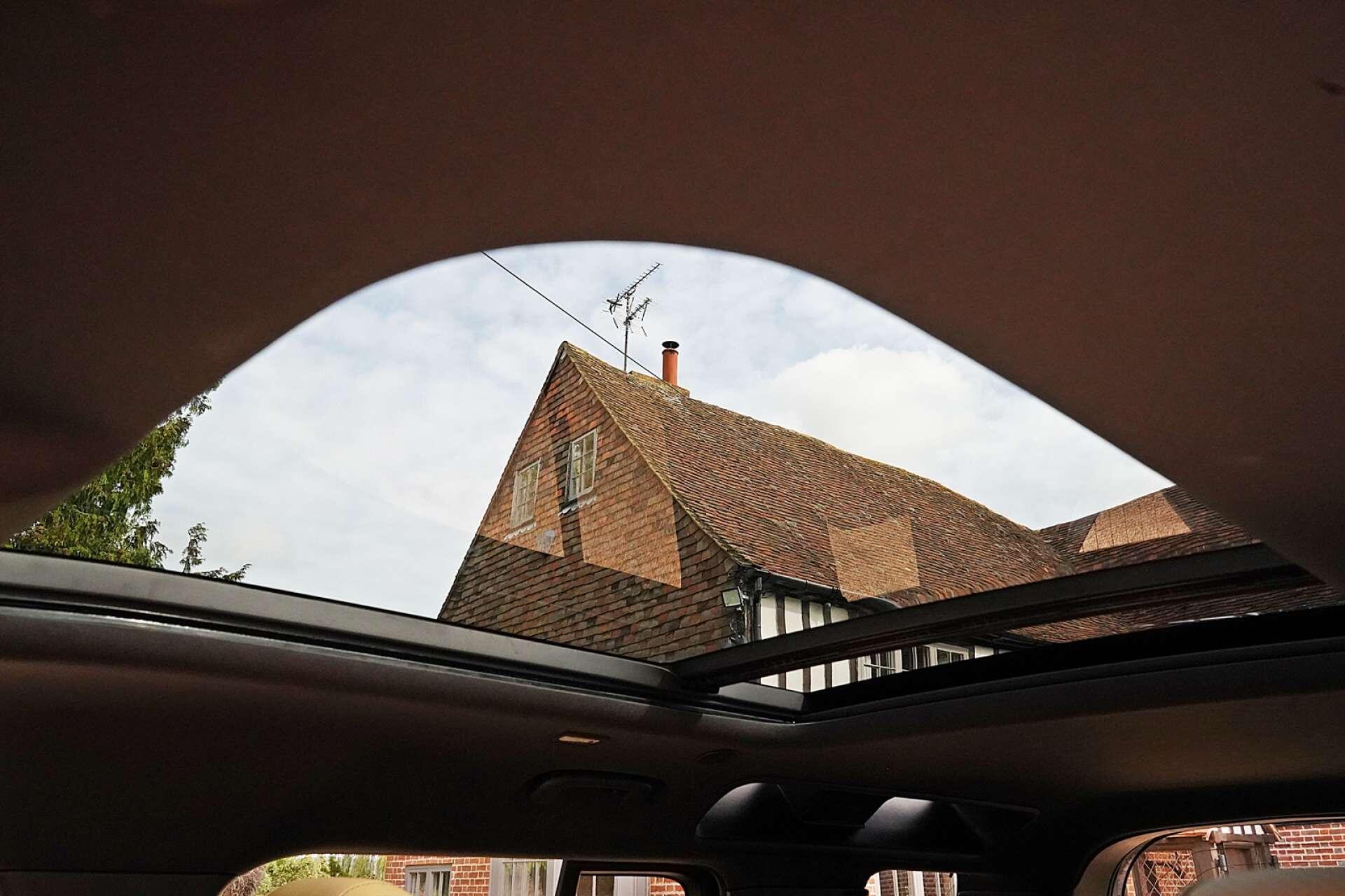 Land Rover Defender view 16