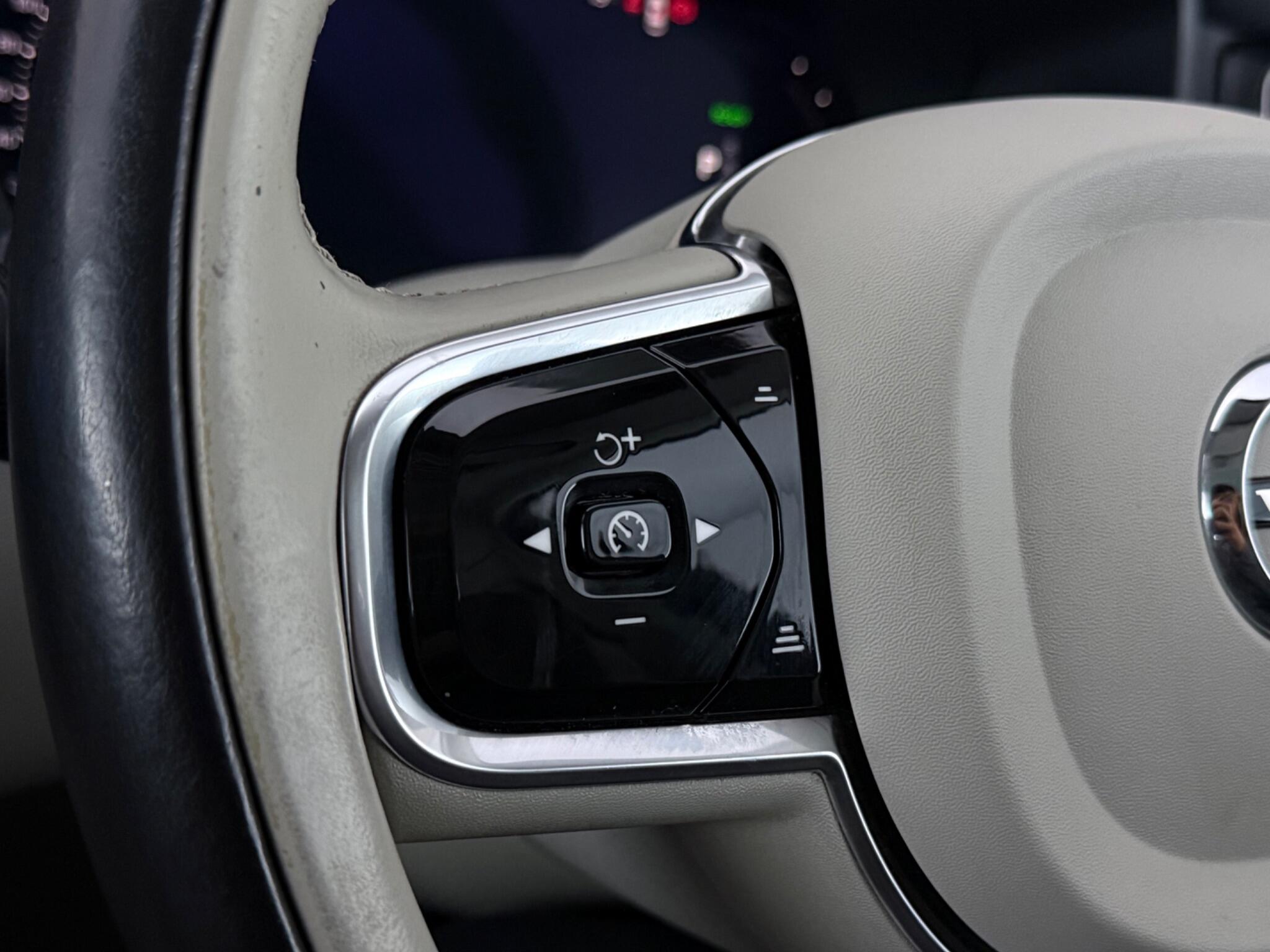 Volvo XC60 view 13