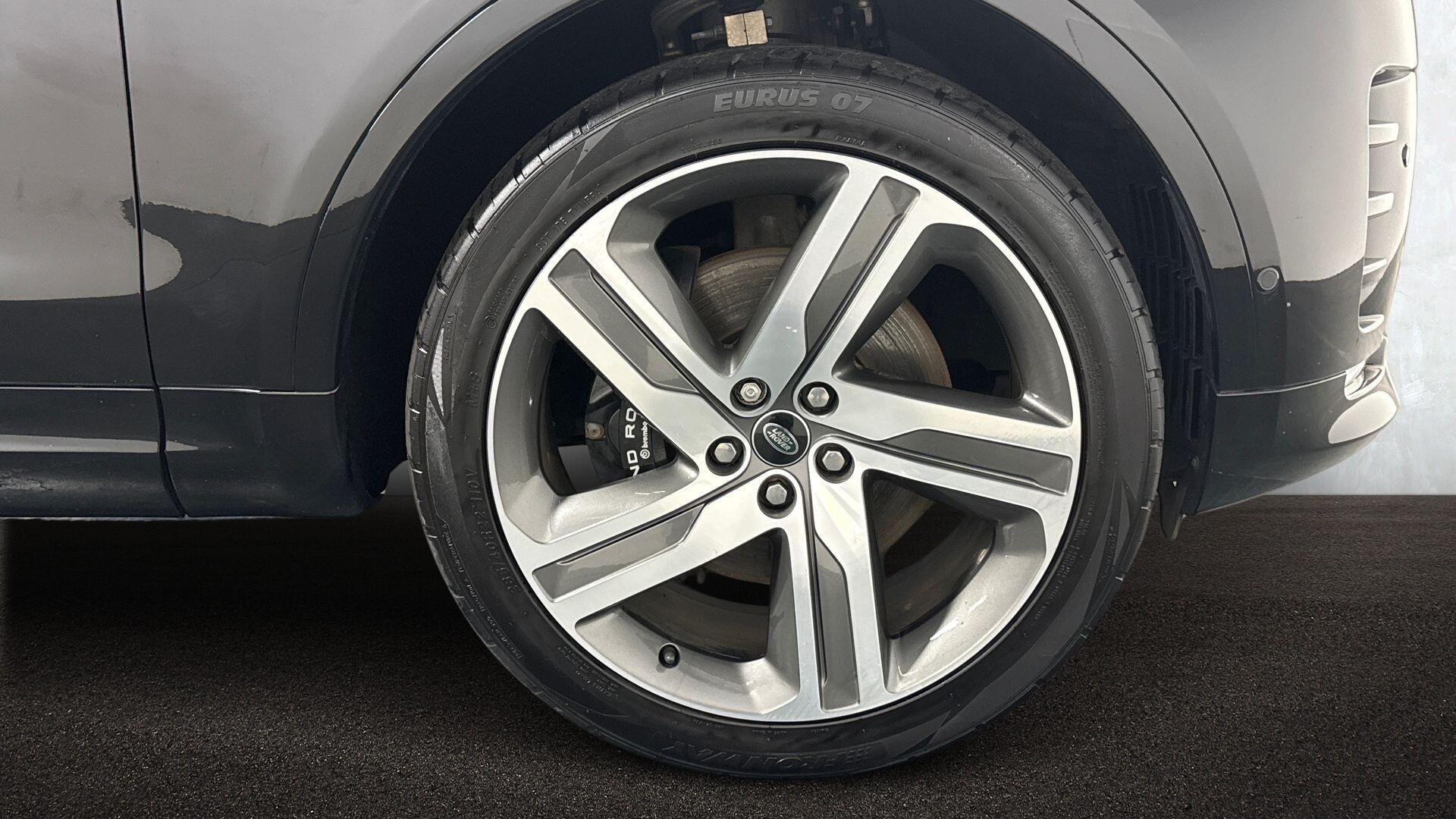Land Rover Discovery view 8