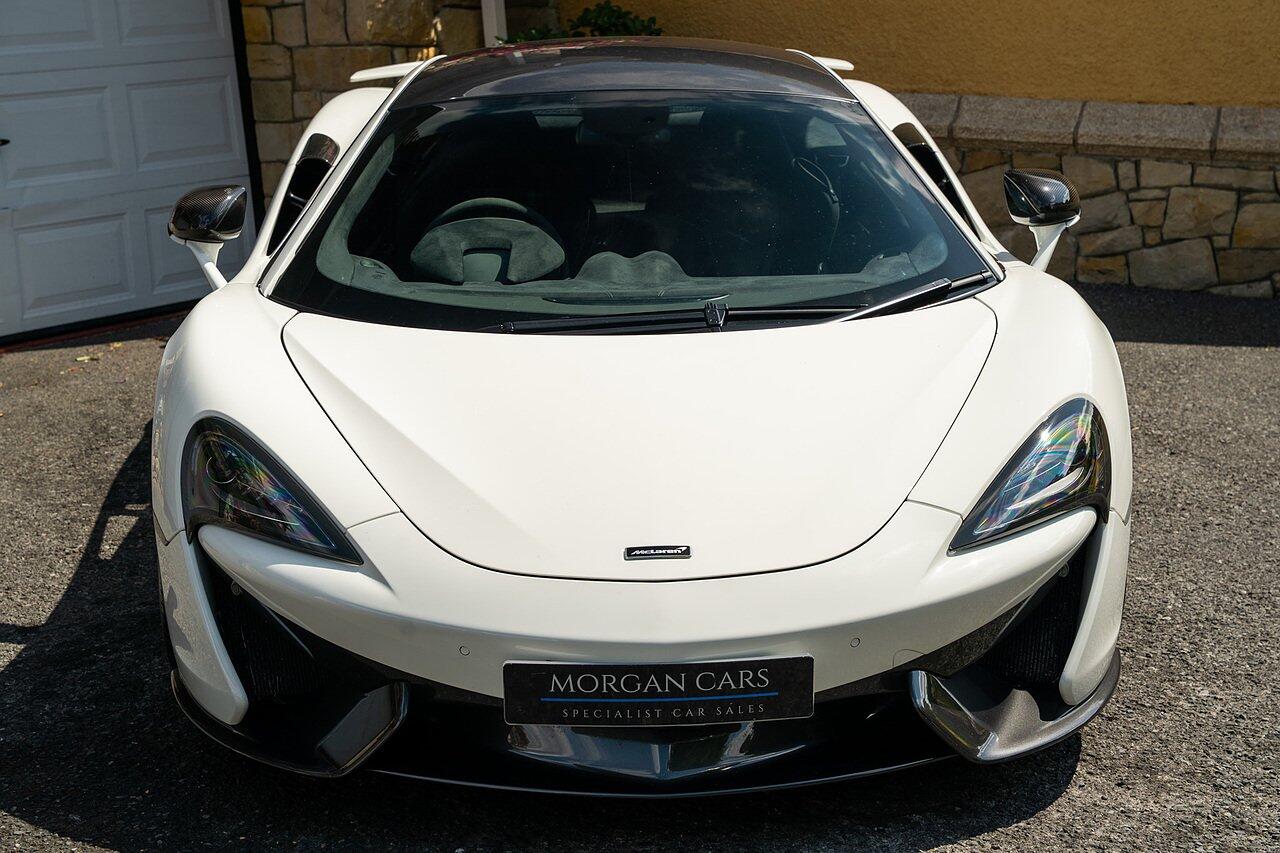 McLaren 570S view 45