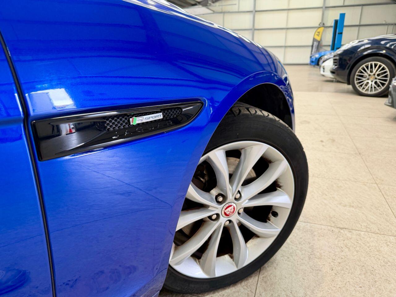 Jaguar XF view 23
