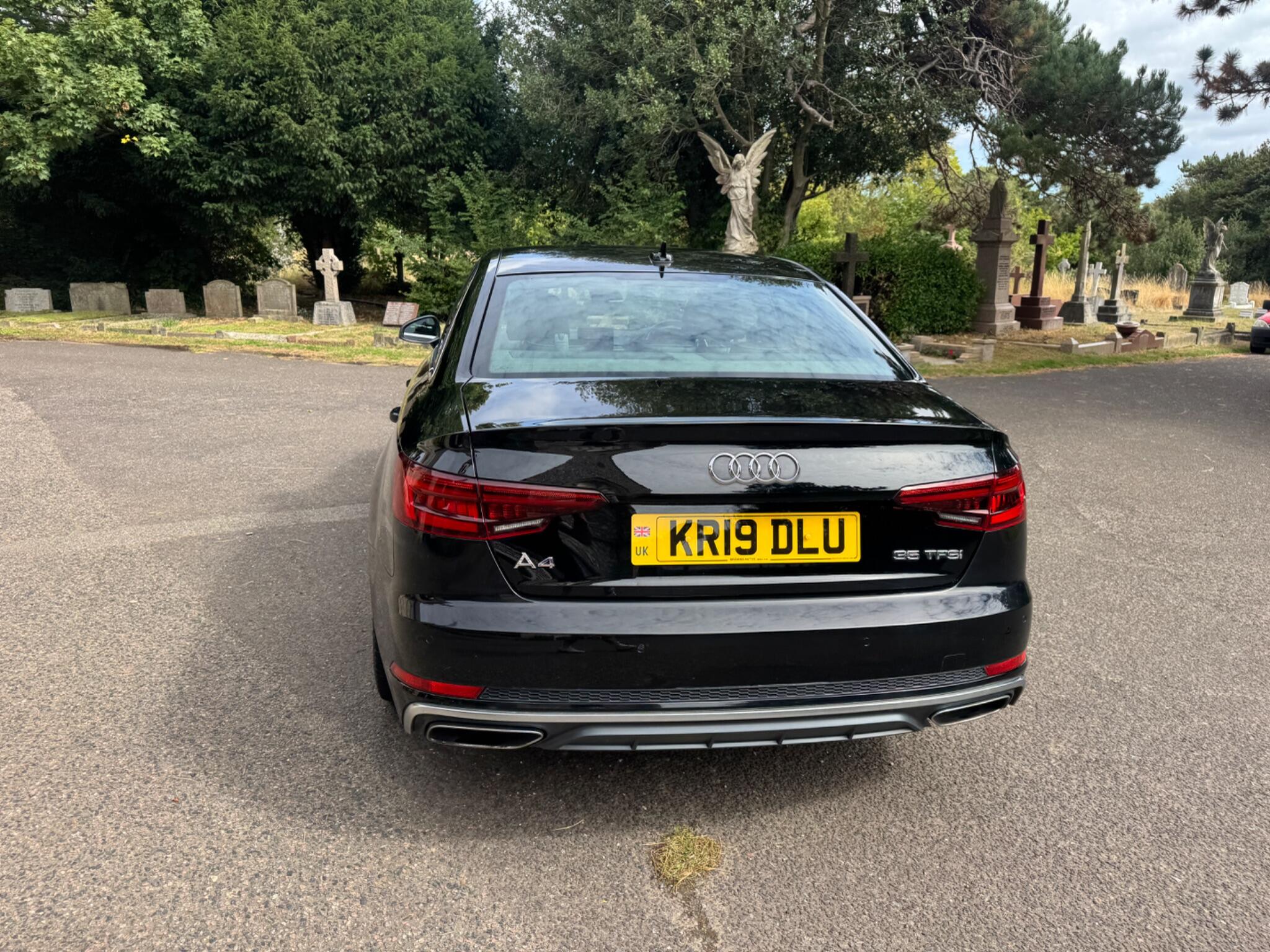 Audi A4 view 17