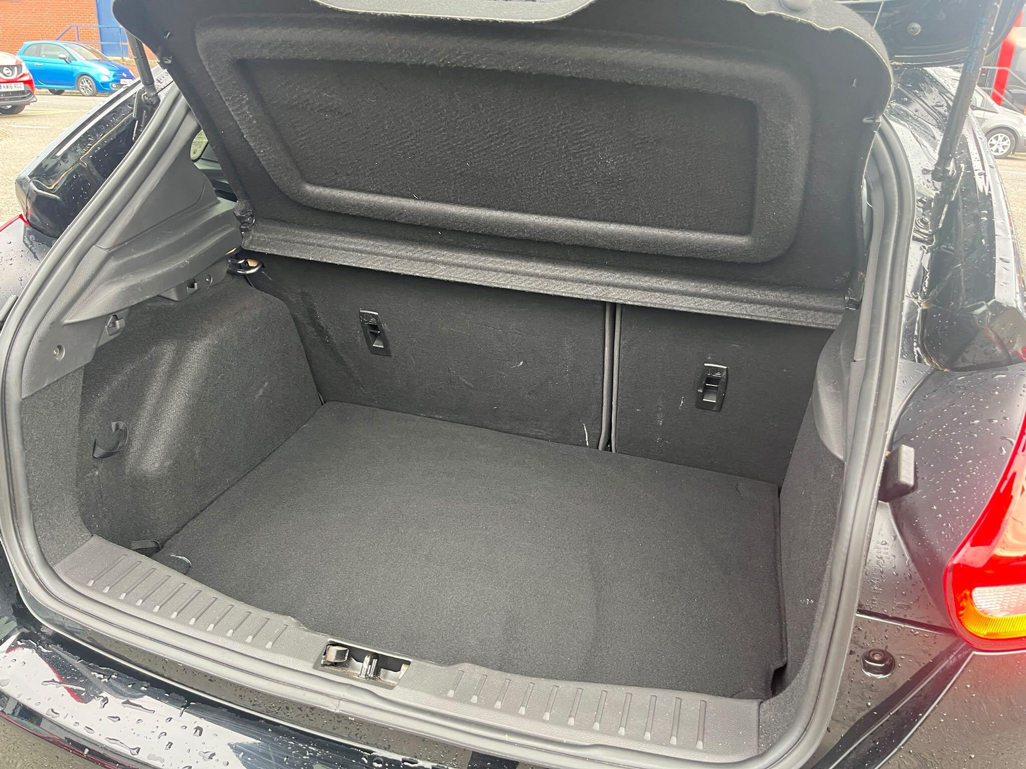 Ford Focus view 10