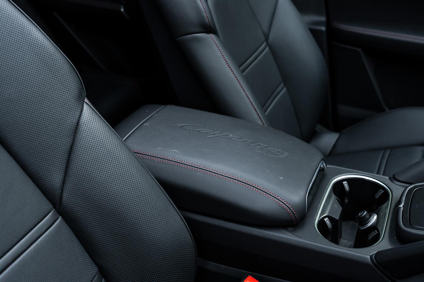 Porsche Cayenne view 35