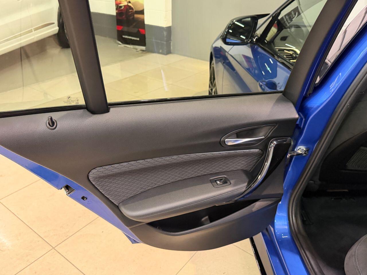 BMW 1 Series view 30