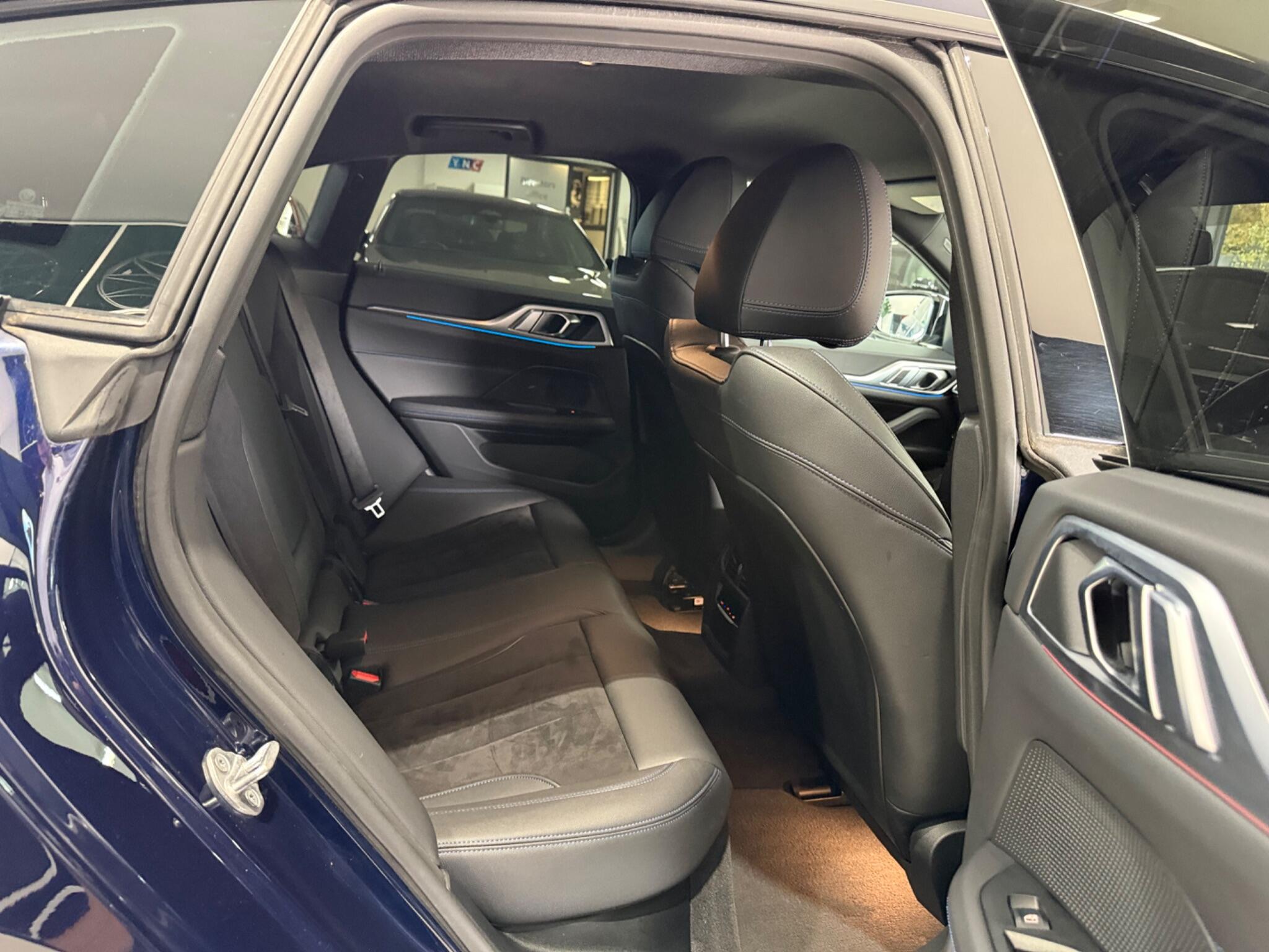 BMW I4 view 32