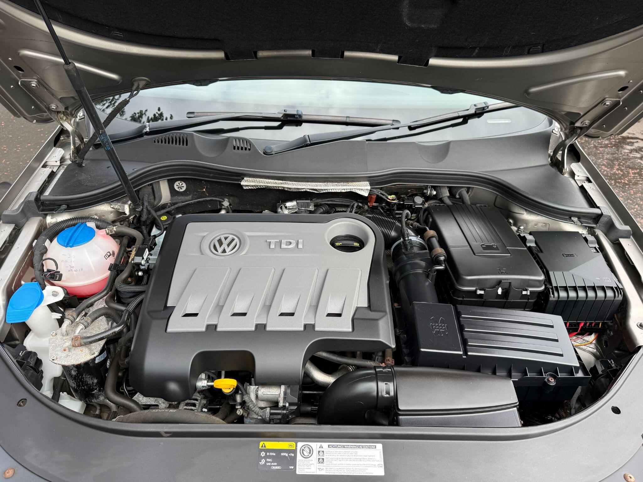 Volkswagen Passat view 39